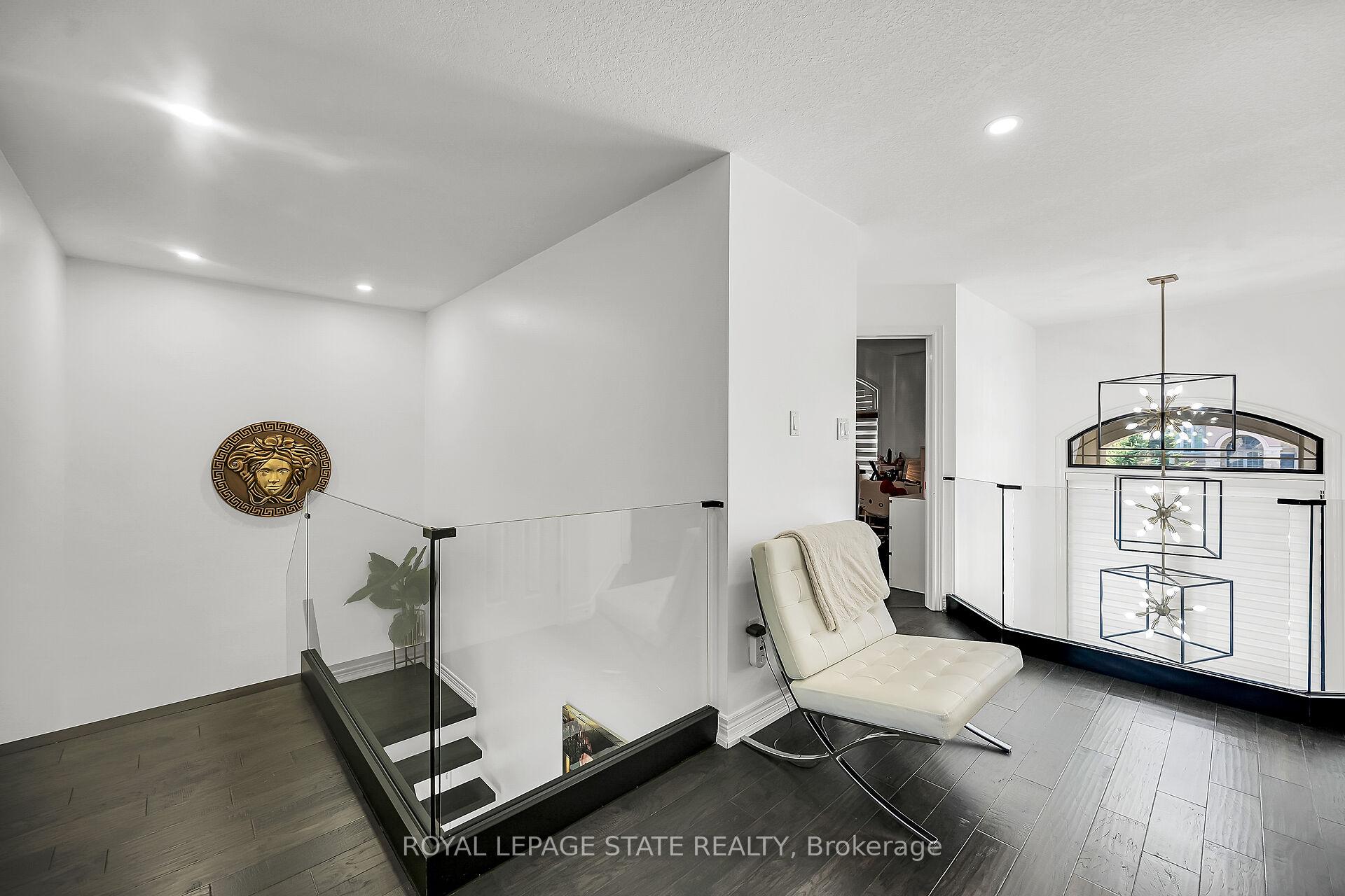 Photo 19 of 137 Diiorio Circle, Hamilton, Meadowlands — HOMEH