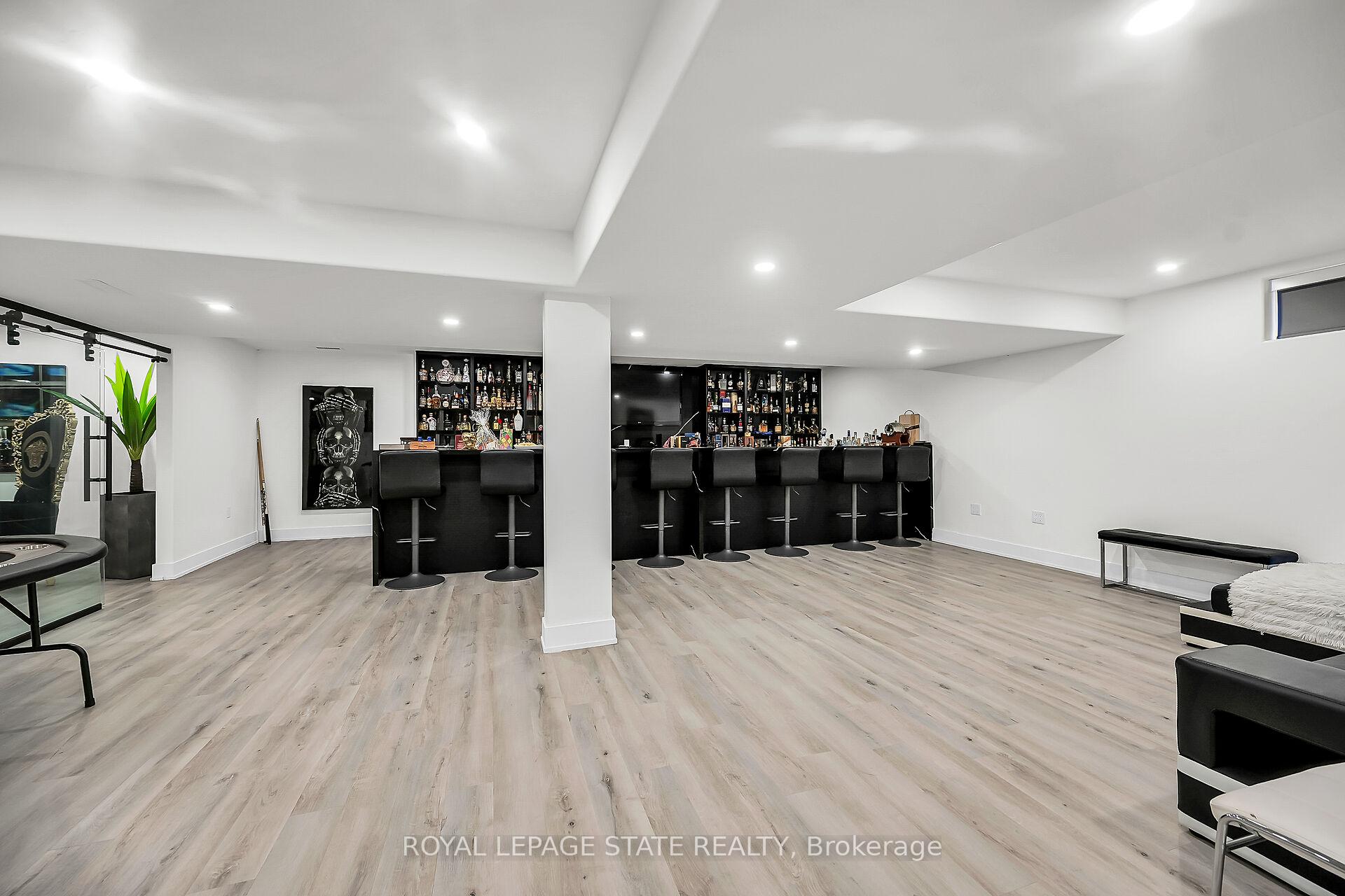 Photo 30 of 137 Diiorio Circle, Hamilton, Meadowlands — HOMEH
