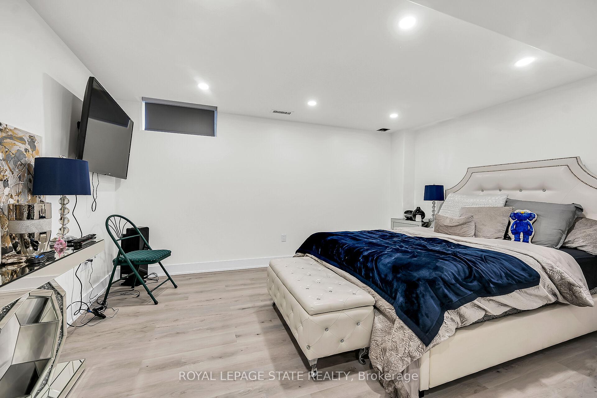 Photo 32 of 137 Diiorio Circle, Hamilton, Meadowlands — HOMEH