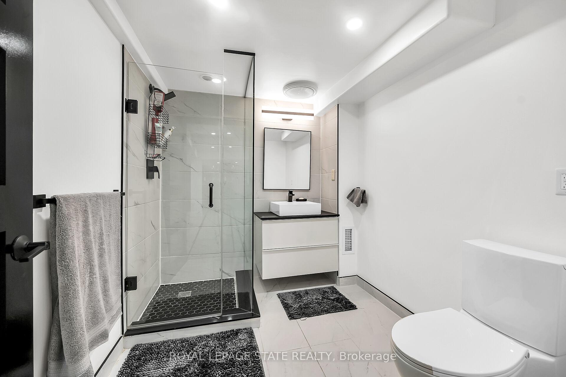 Photo 33 of 137 Diiorio Circle, Hamilton, Meadowlands — HOMEH