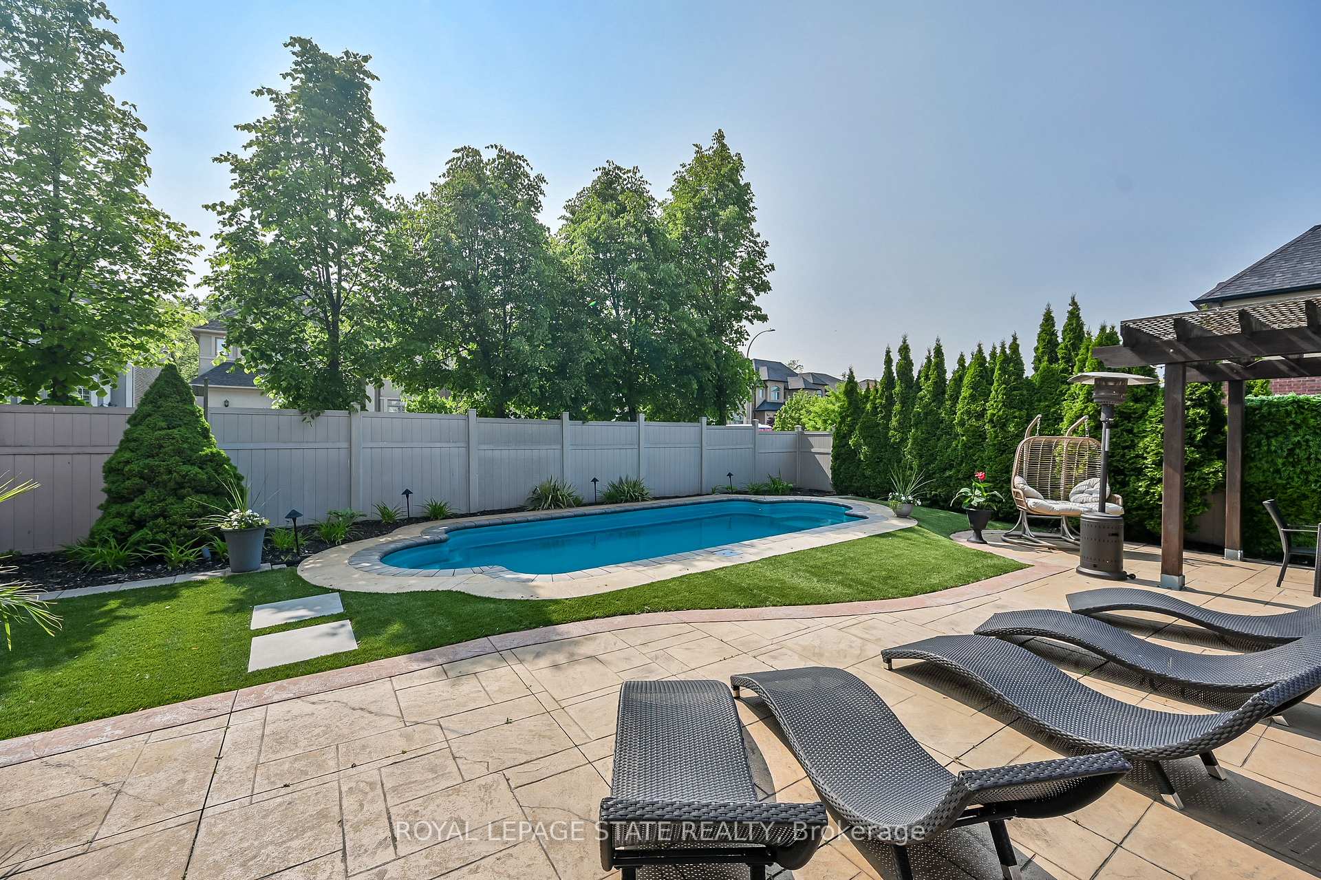 Photo 37 of 137 Diiorio Circle, Hamilton, Meadowlands — HOMEH