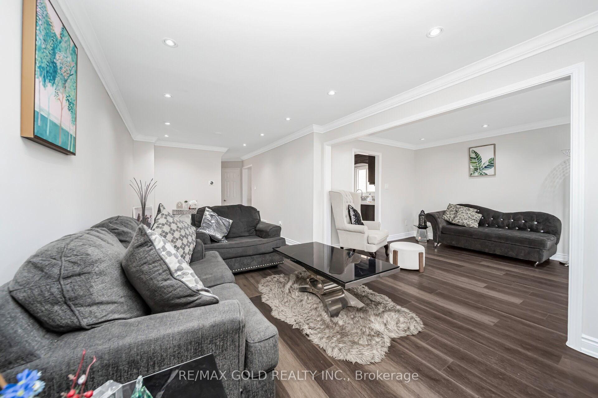 Photo 8 of 167 Ecclestone Drive, Brampton, Brampton West — HOMEH