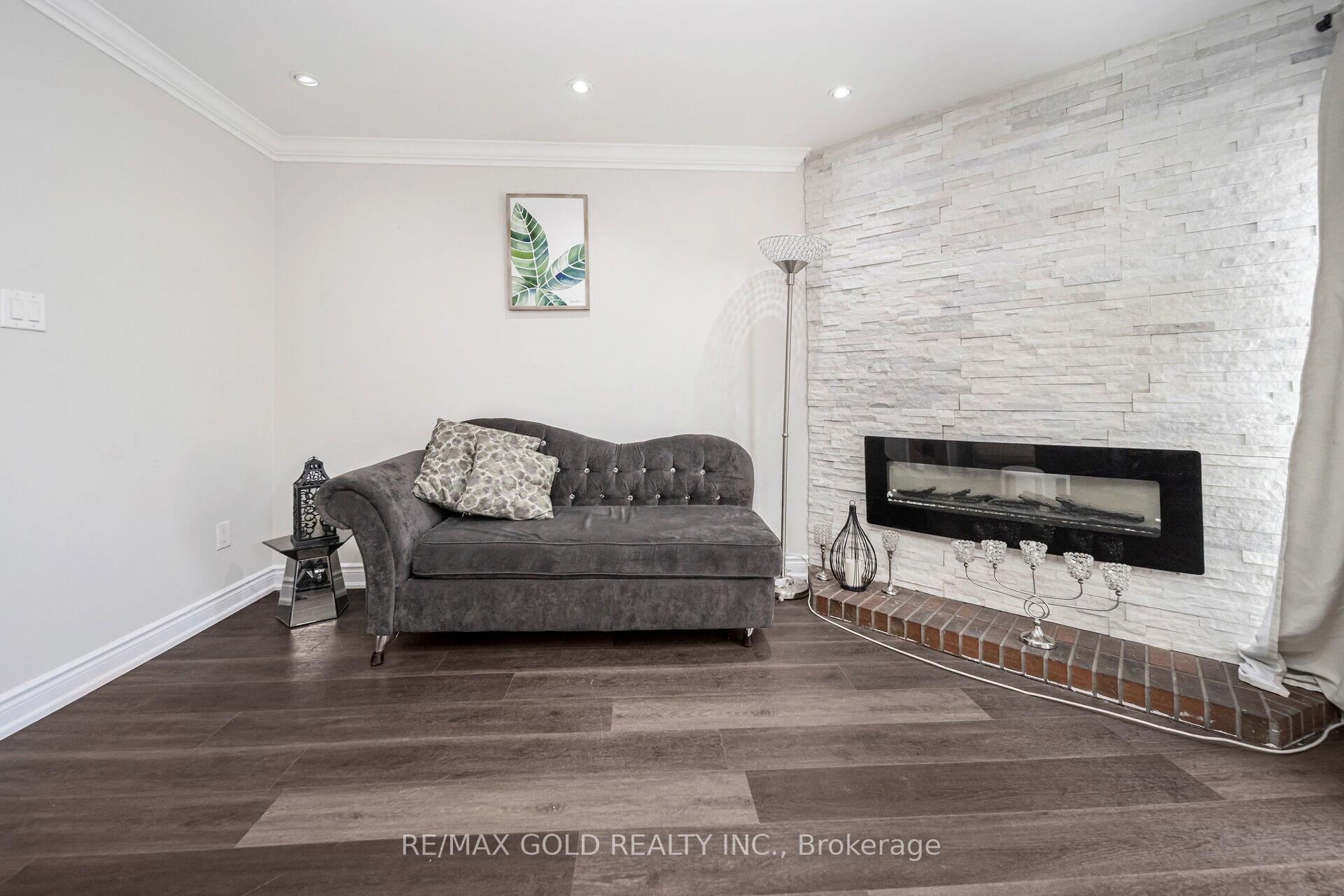 Photo 9 of 167 Ecclestone Drive, Brampton, Brampton West — HOMEH