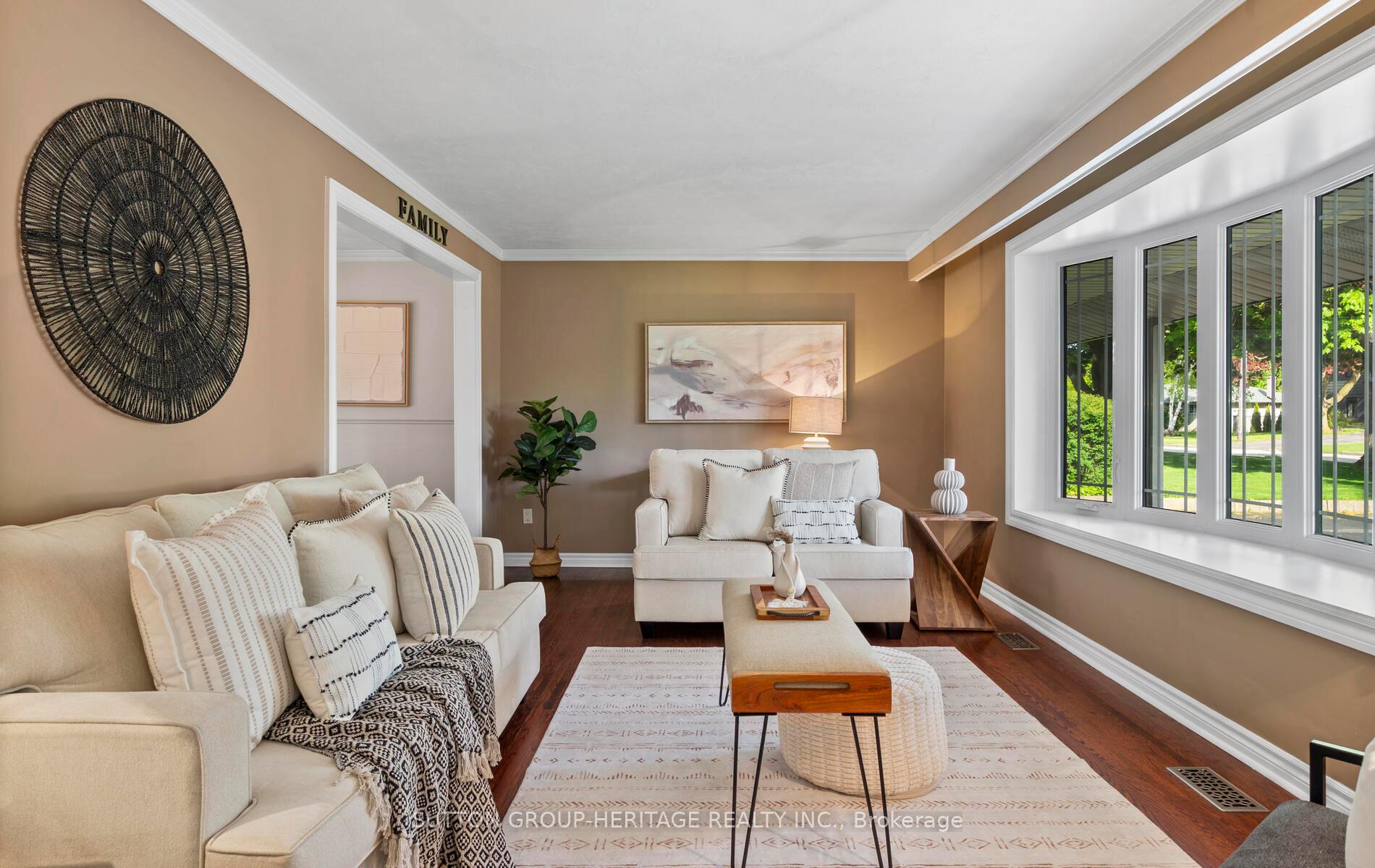 Photo 8 of 4 Clarelyn Boulevard, Ajax, Central West — HOMEH