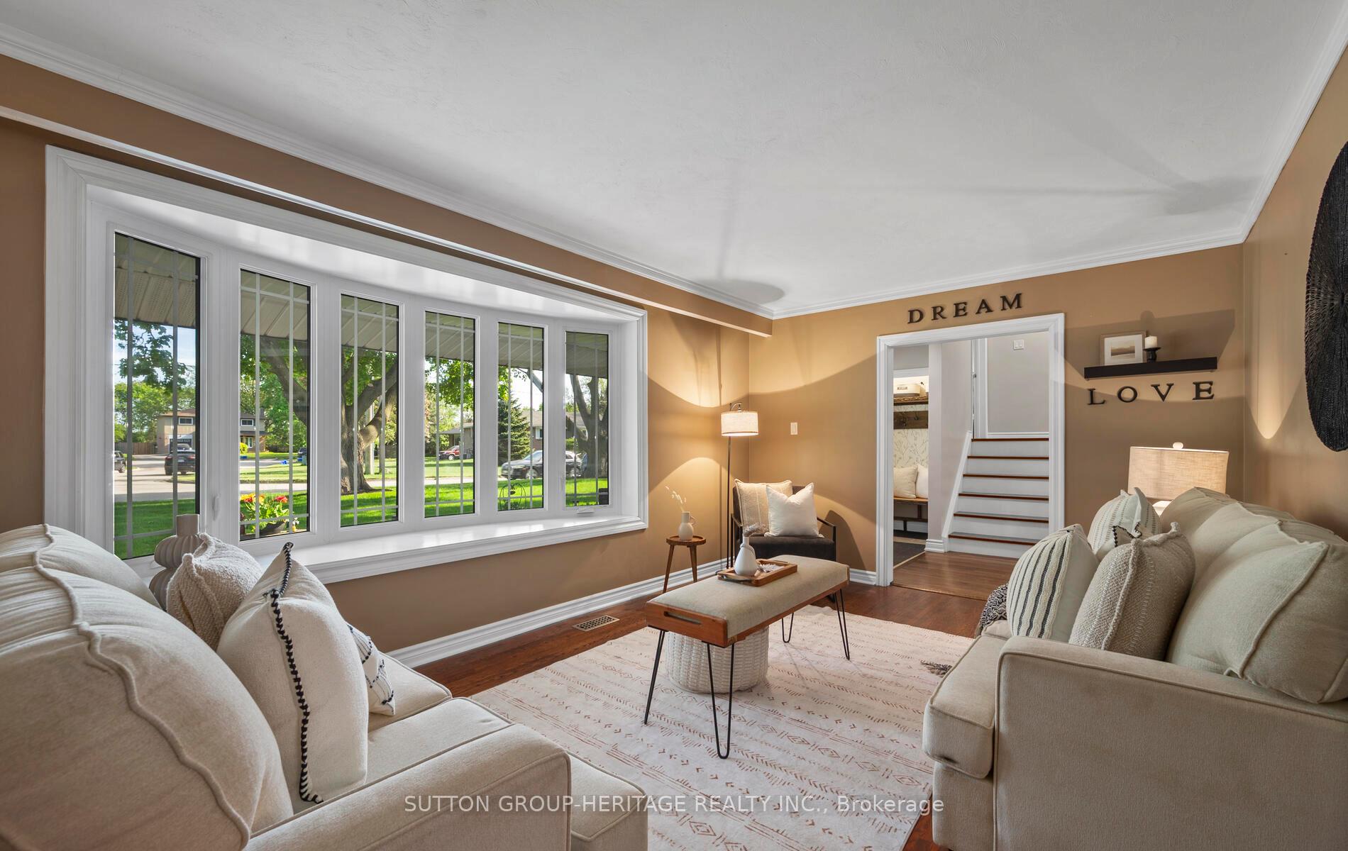 Photo 9 of 4 Clarelyn Boulevard, Ajax, Central West — HOMEH