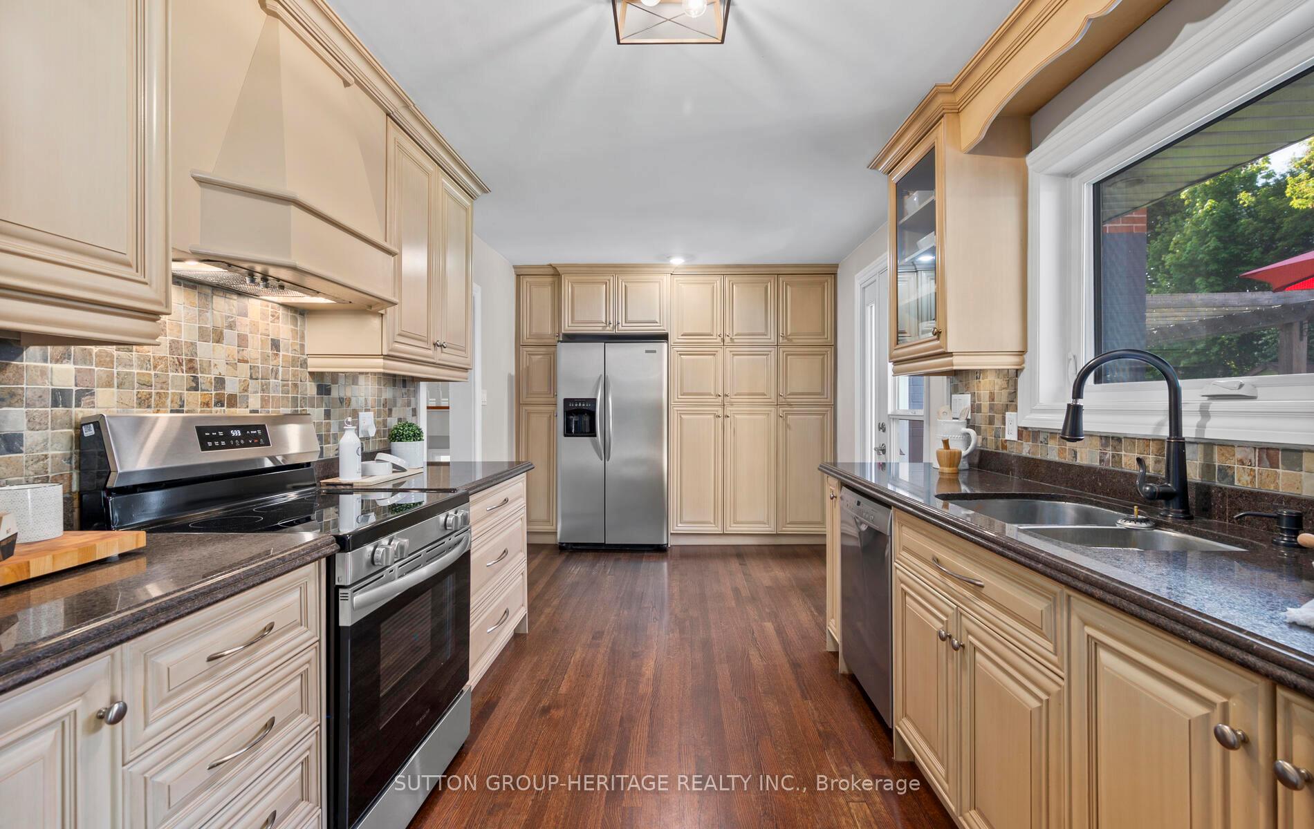 Photo 13 of 4 Clarelyn Boulevard, Ajax, Central West — HOMEH