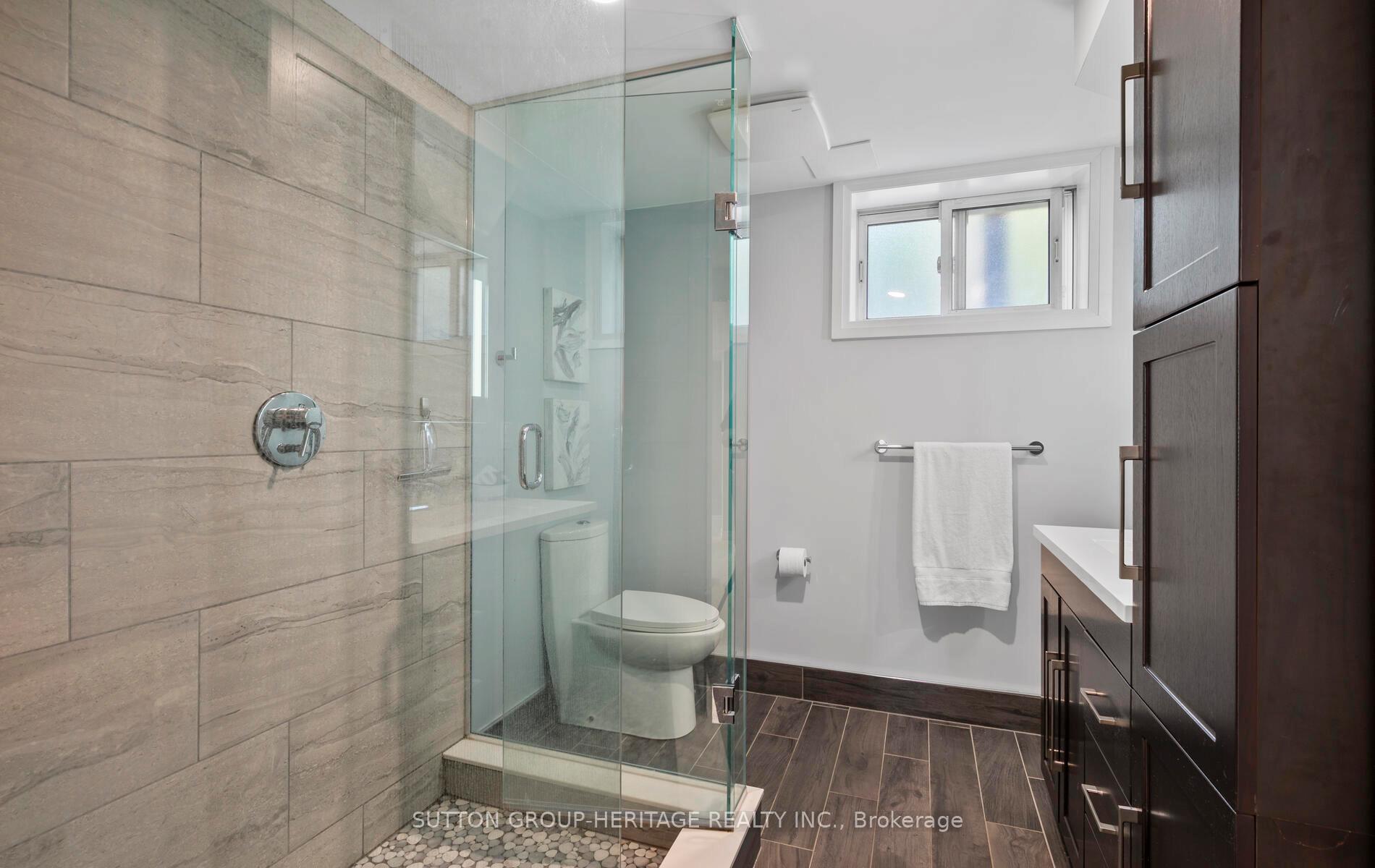 Photo 21 of 4 Clarelyn Boulevard, Ajax, Central West — HOMEH