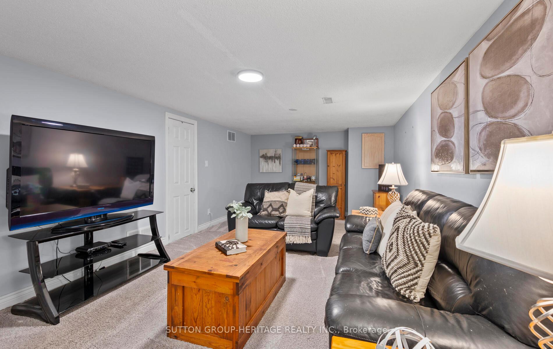 Photo 23 of 4 Clarelyn Boulevard, Ajax, Central West — HOMEH