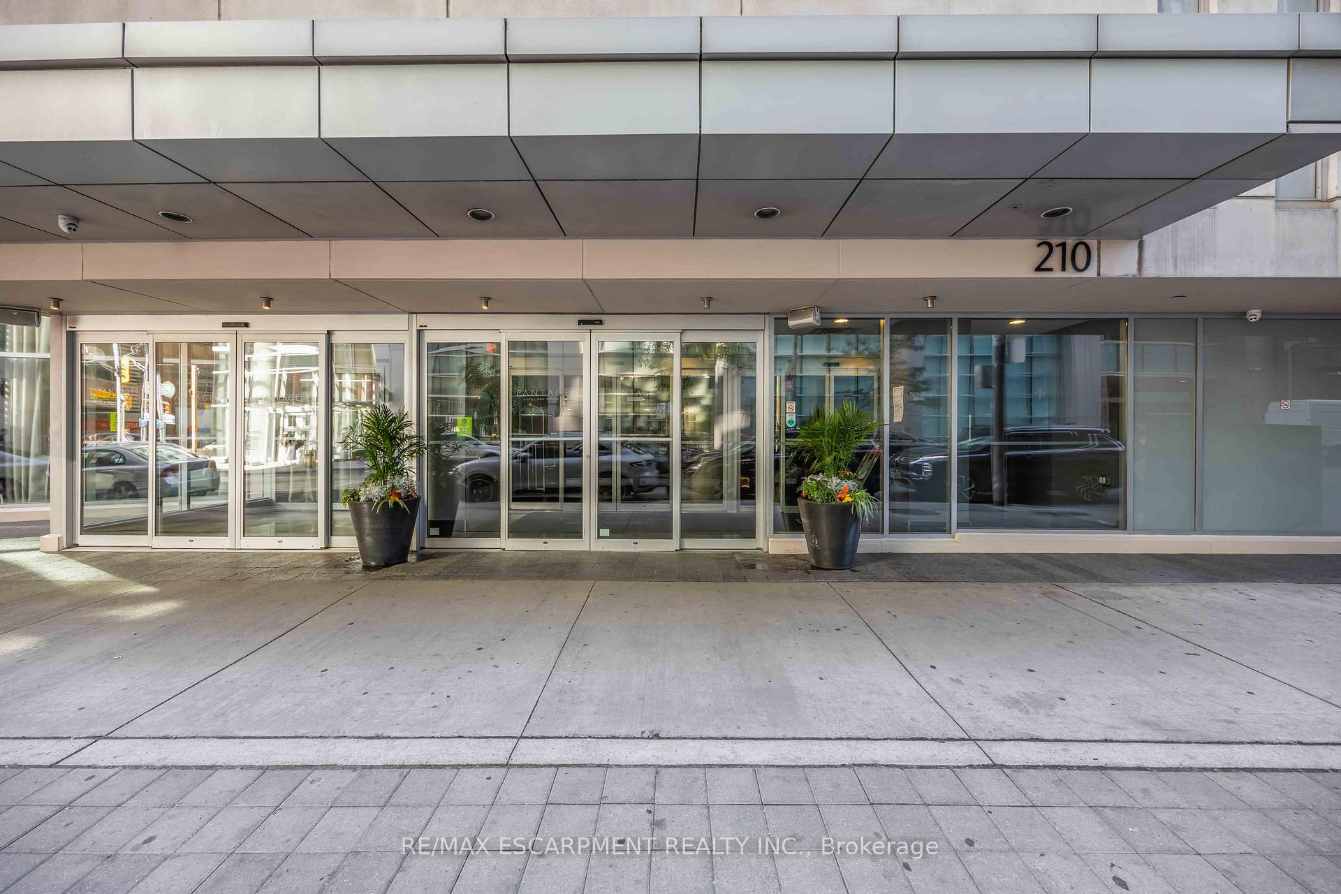 Front of Unit 2901, 210 Victoria Street