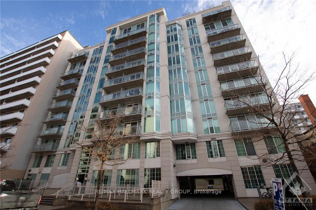 Front of Unit 1002, 138 Somerset Street W