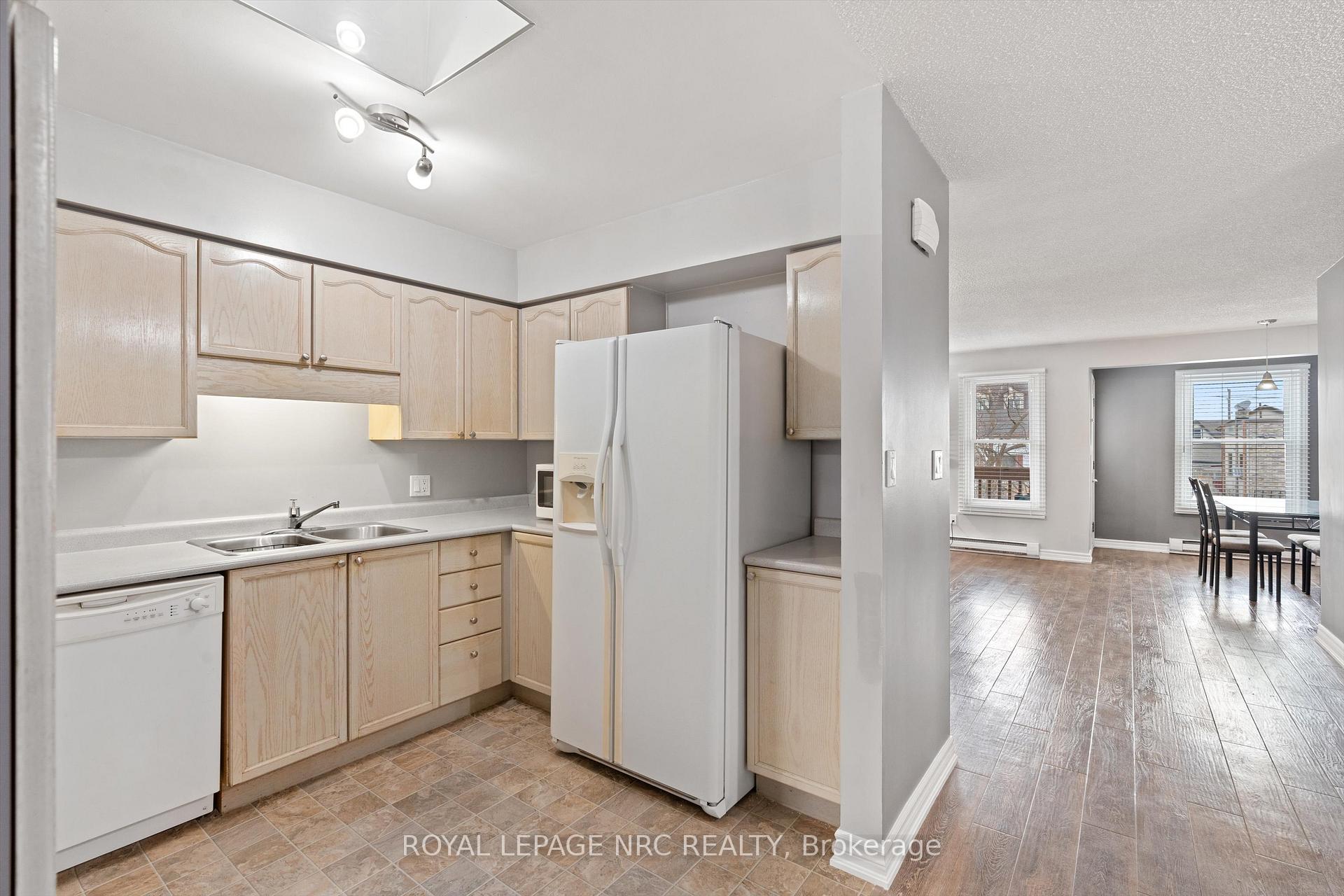 Photo 9 of Unit 207, 2 Walnut Street, St. Catharines, Oakdale — HOMEH