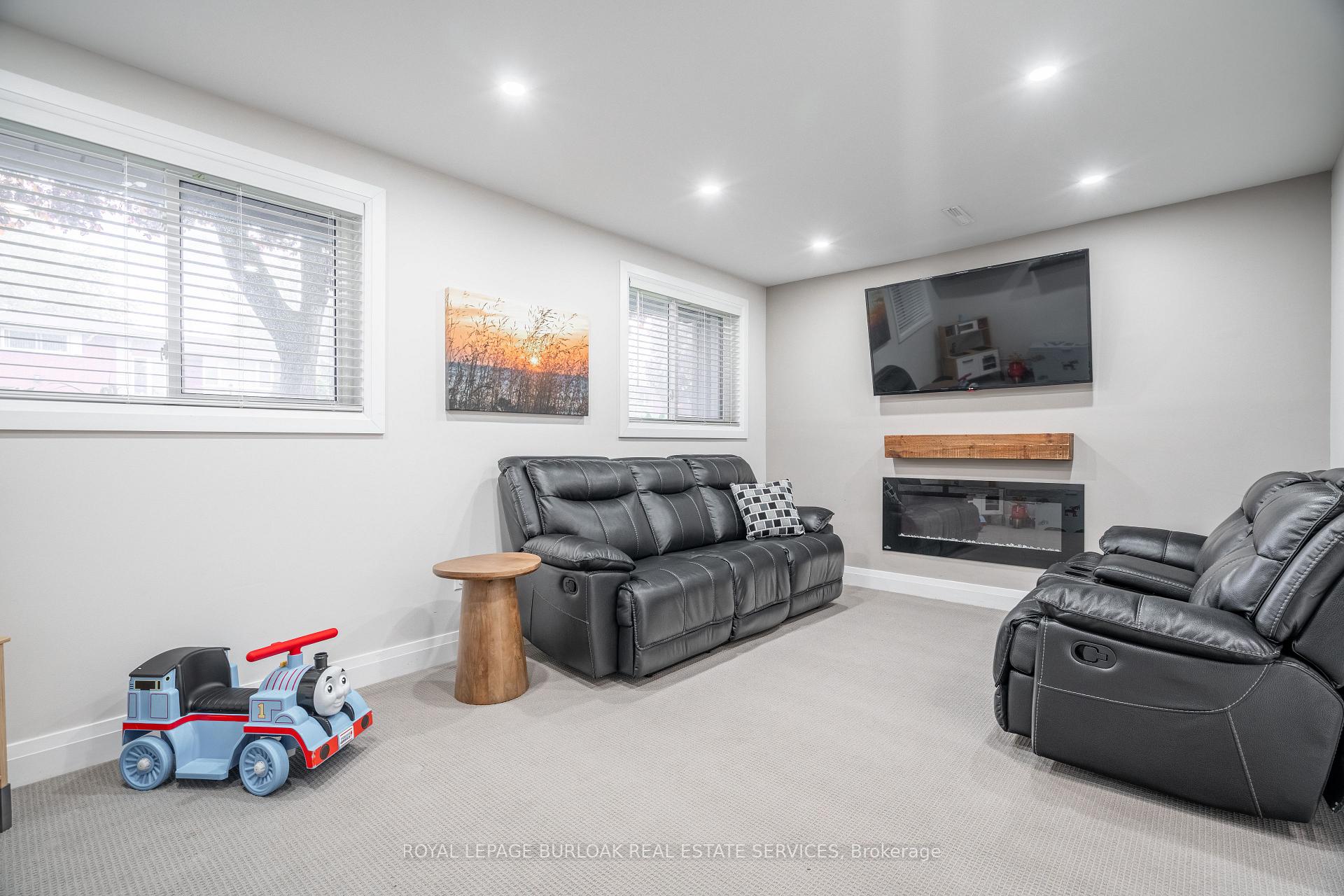 Photo 32 of 2 Lynford Avenue, Hamilton, Bruleville — HOMEH