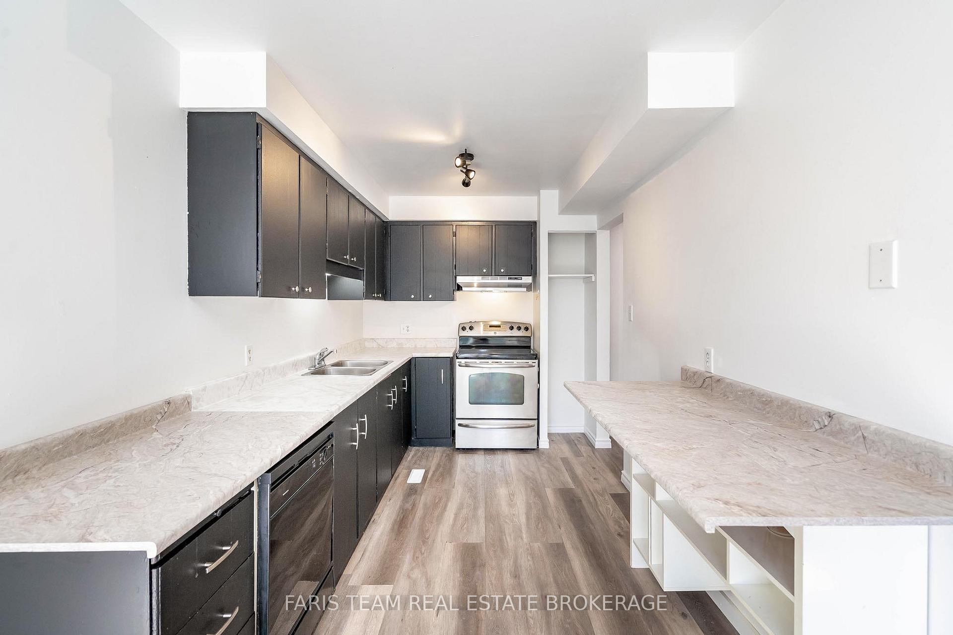 Photo 8 of 52 Barrett Crescent, Barrie, Letitia Heights — HOMEH