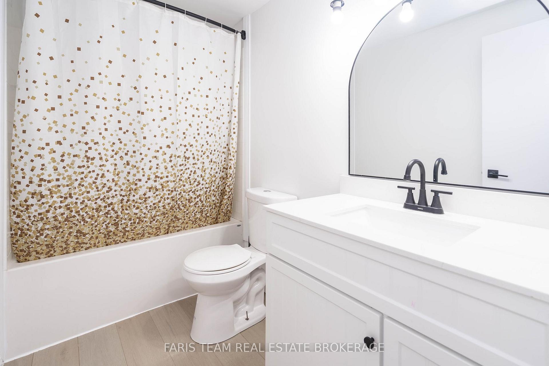 Photo 16 of 52 Barrett Crescent, Barrie, Letitia Heights — HOMEH