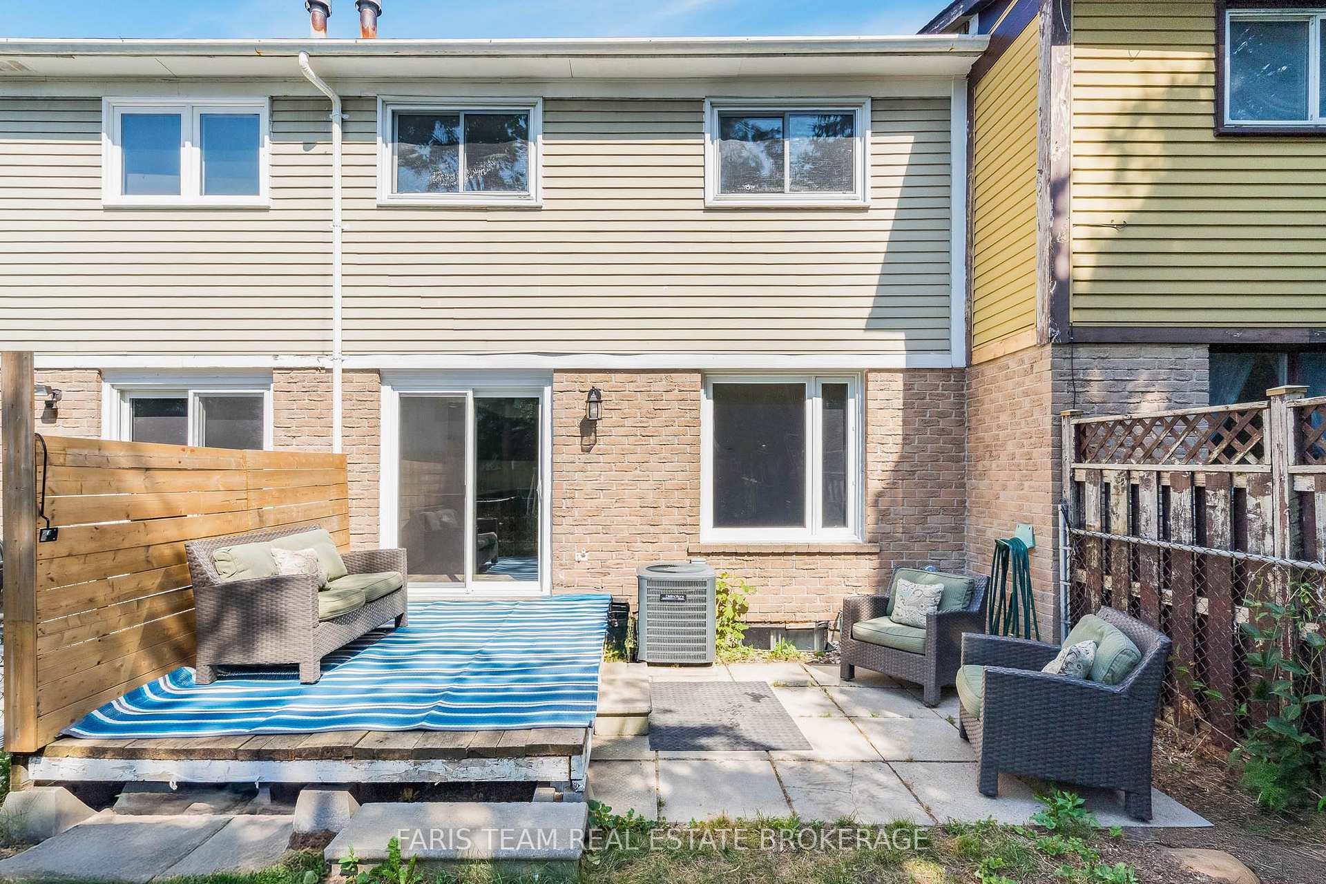 Photo 17 of 52 Barrett Crescent, Barrie, Letitia Heights — HOMEH