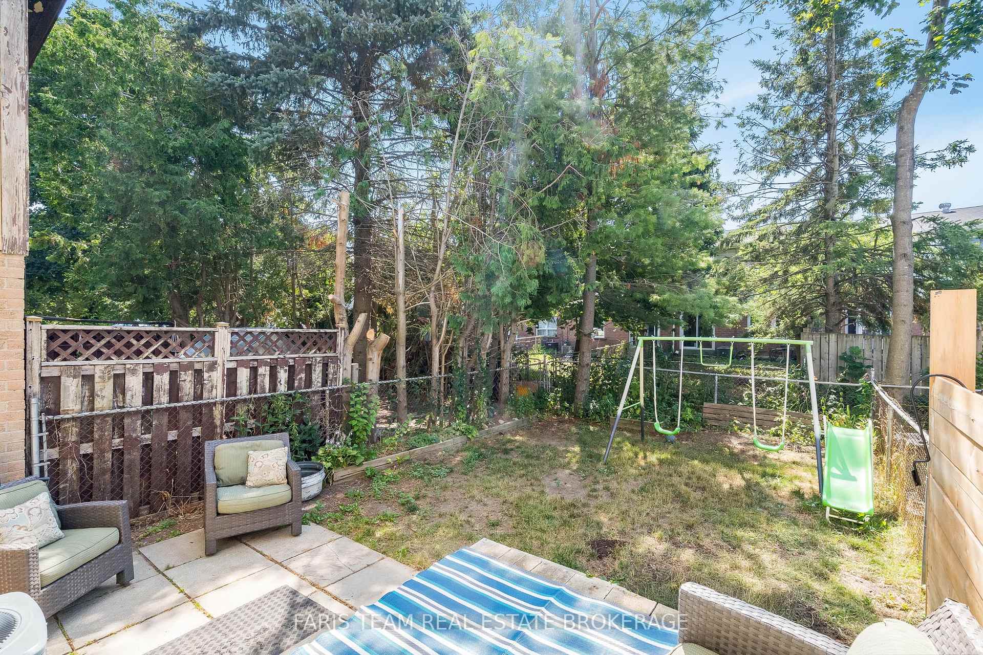 Photo 19 of 52 Barrett Crescent, Barrie, Letitia Heights — HOMEH