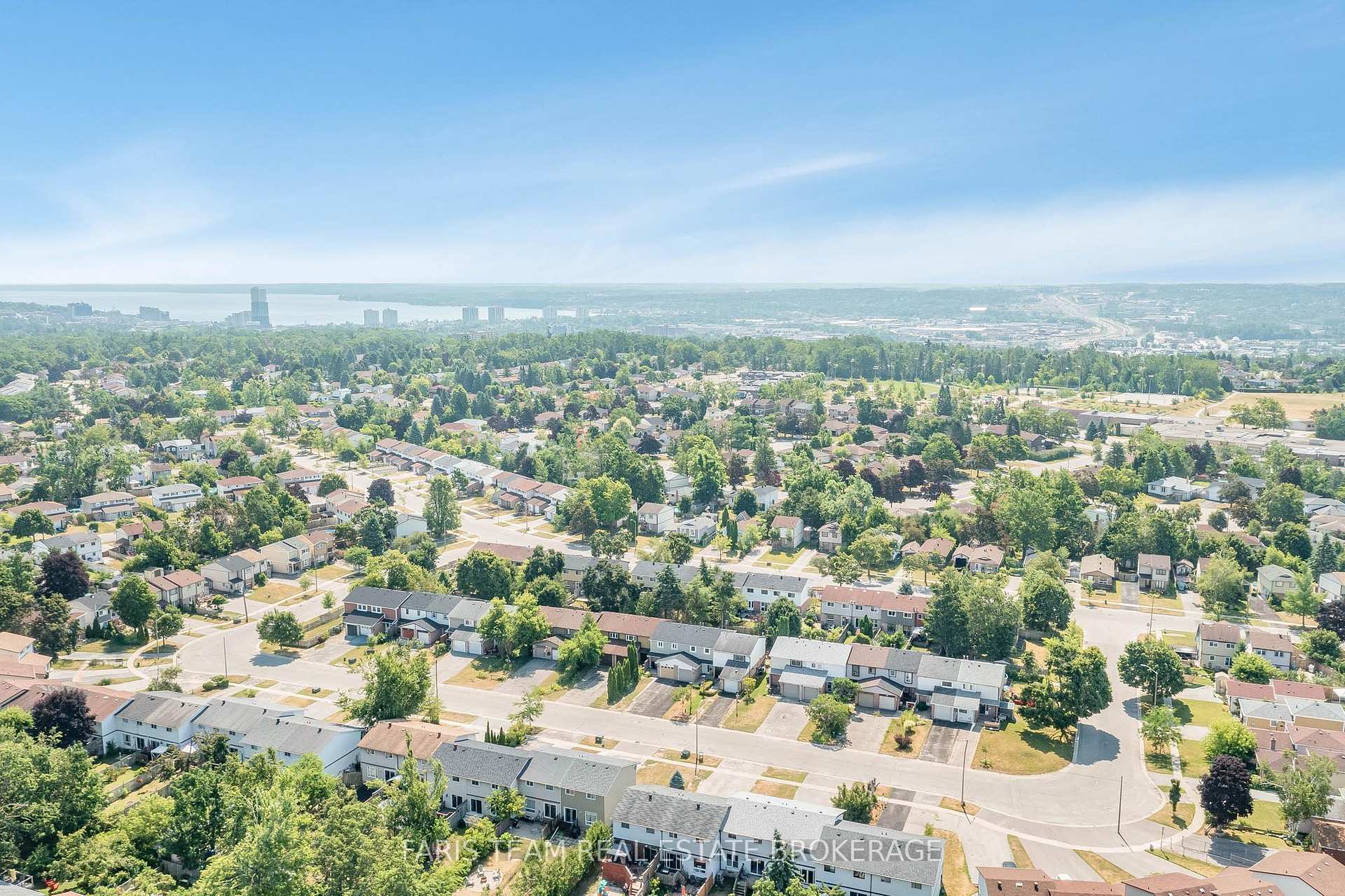 Photo 23 of 52 Barrett Crescent, Barrie, Letitia Heights — HOMEH