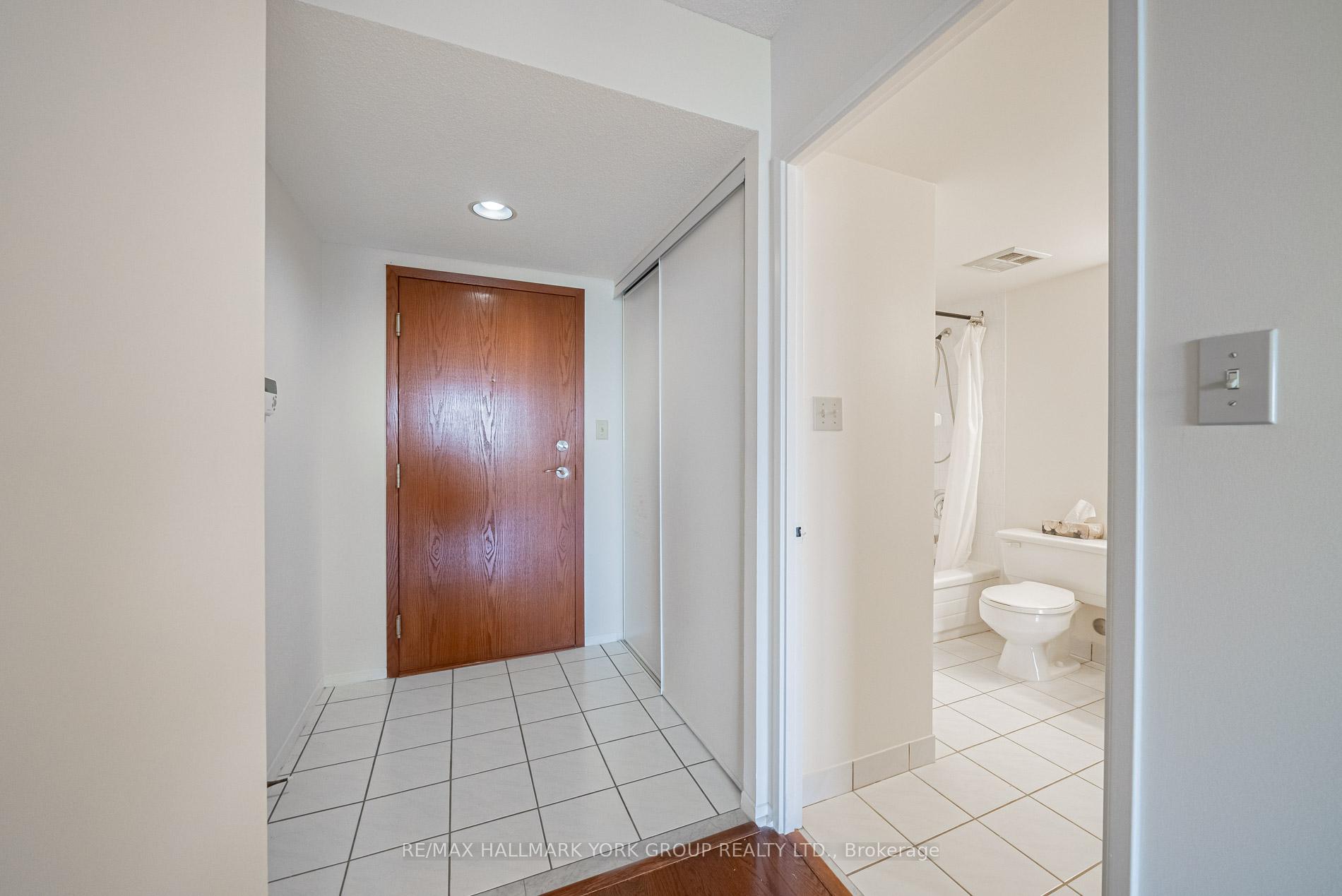 Photo 2 of Unit 1617, 268 Ridley Boulevard, Toronto, Bedford Park-Nortown — HOMEH