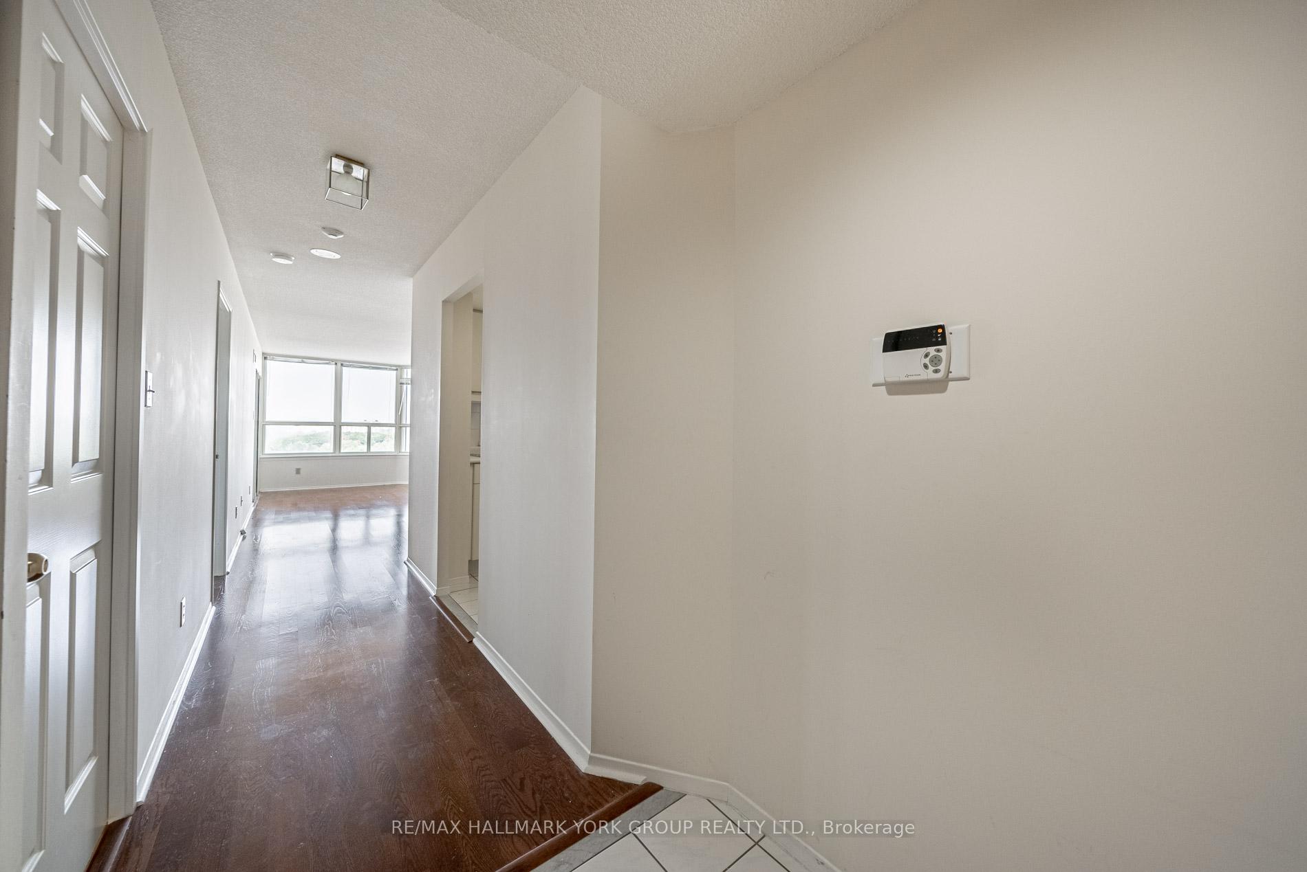 Photo 3 of Unit 1617, 268 Ridley Boulevard, Toronto, Bedford Park-Nortown — HOMEH