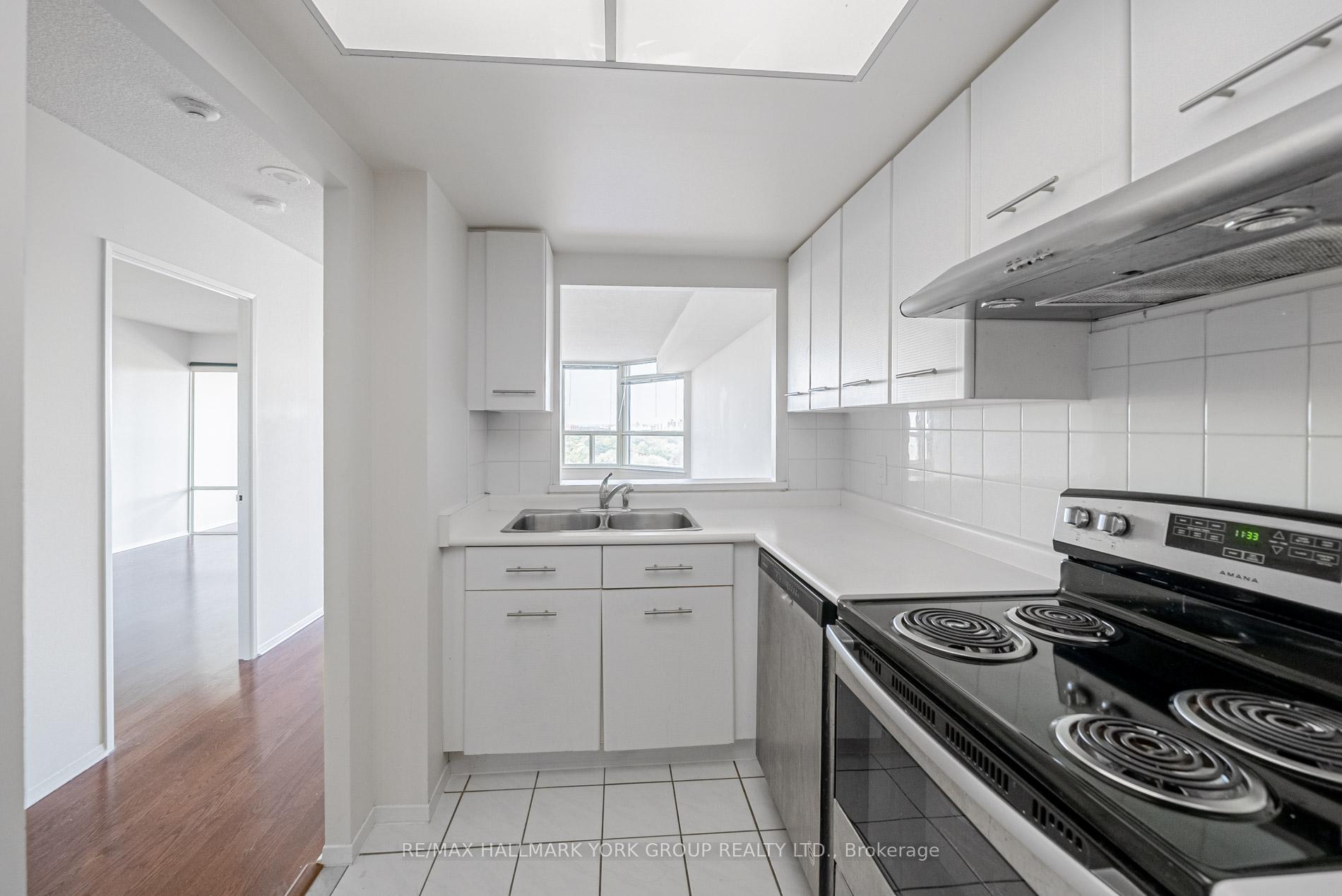 Photo 5 of Unit 1617, 268 Ridley Boulevard, Toronto, Bedford Park-Nortown — HOMEH