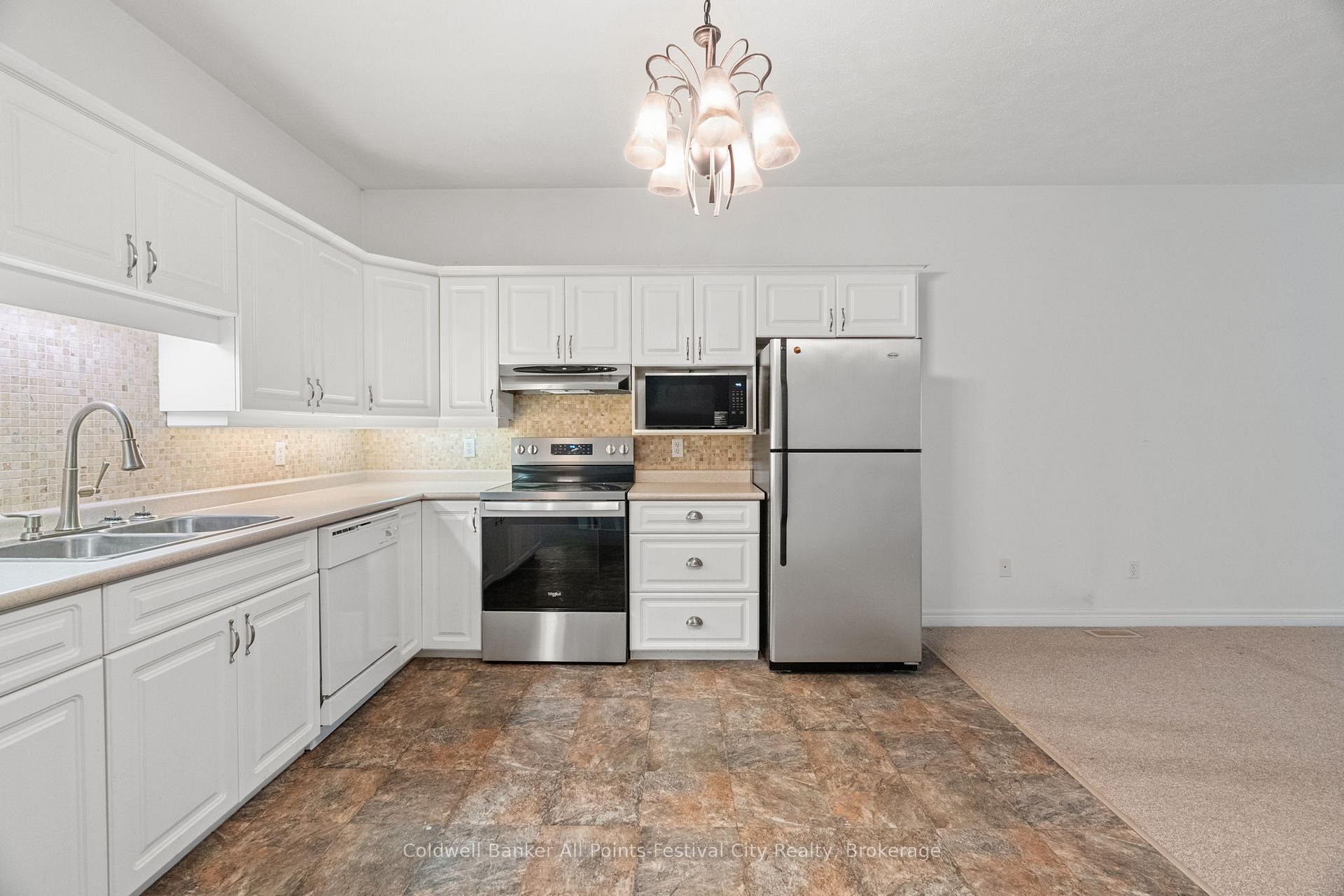 Photo 9 of 323 Martha Street, Goderich, Goderich (Town) — HOMEH