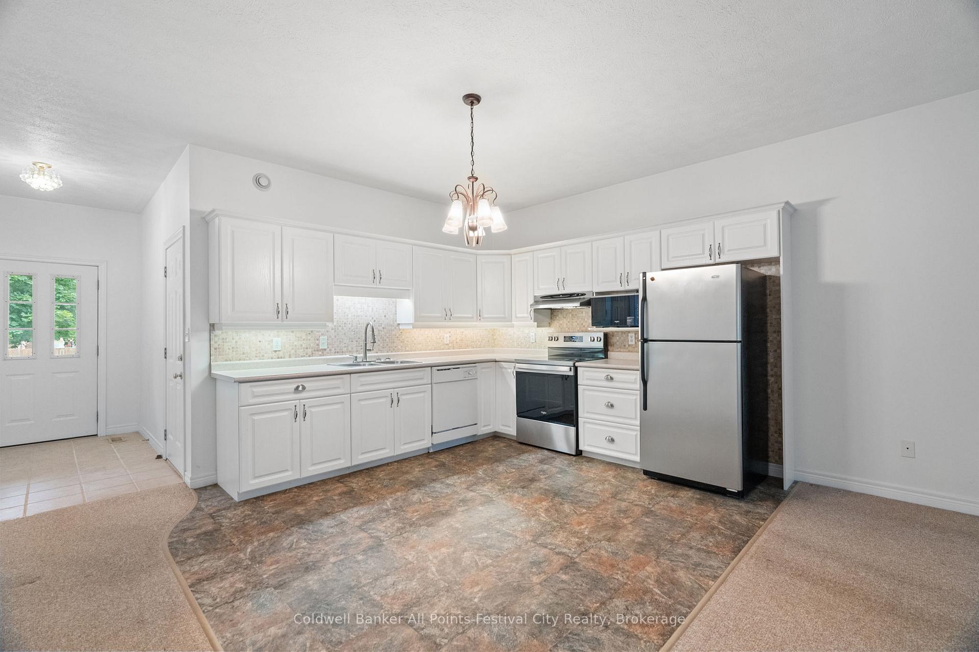 Photo 12 of 323 Martha Street, Goderich, Goderich (Town) — HOMEH