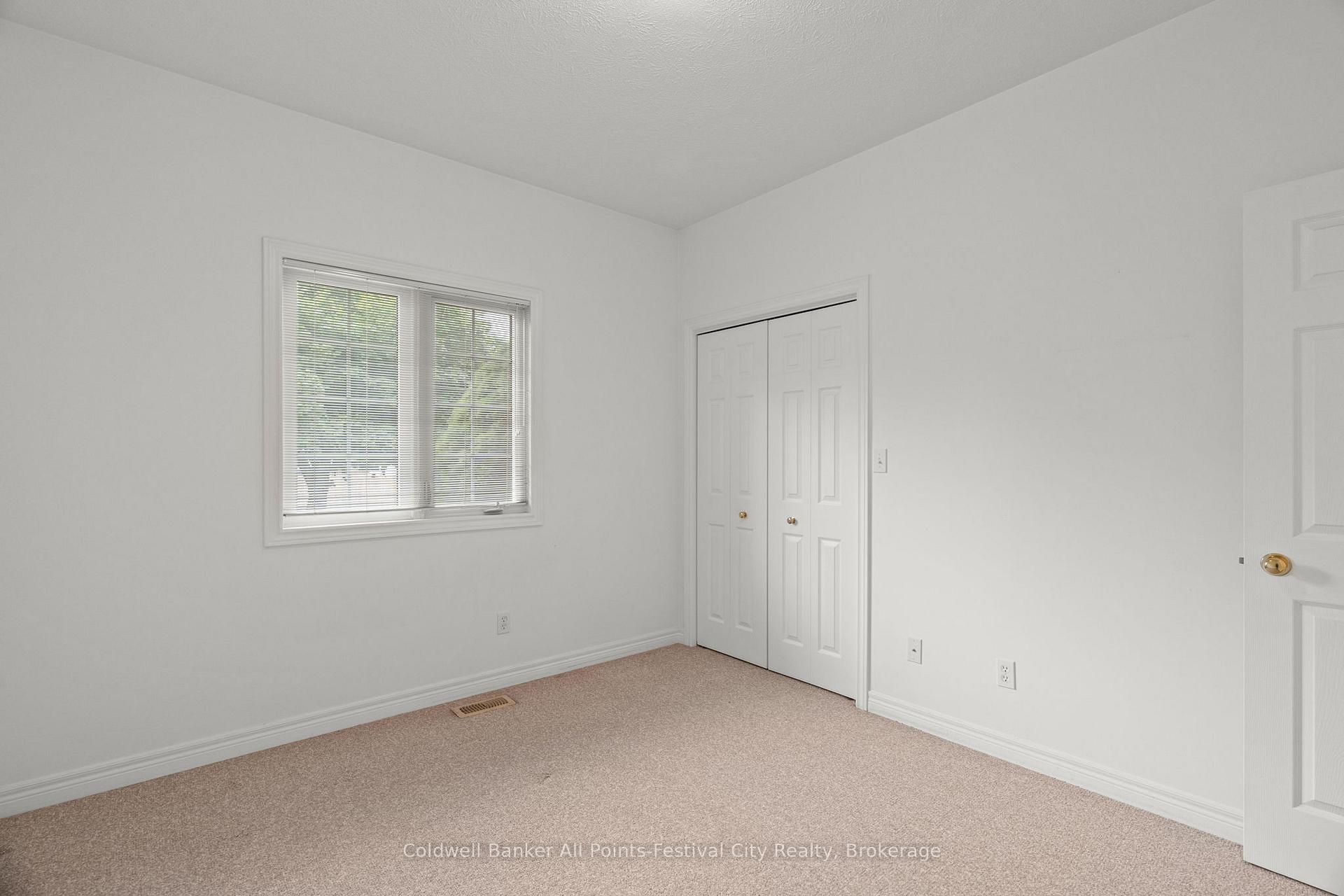 Photo 16 of 323 Martha Street, Goderich, Goderich (Town) — HOMEH