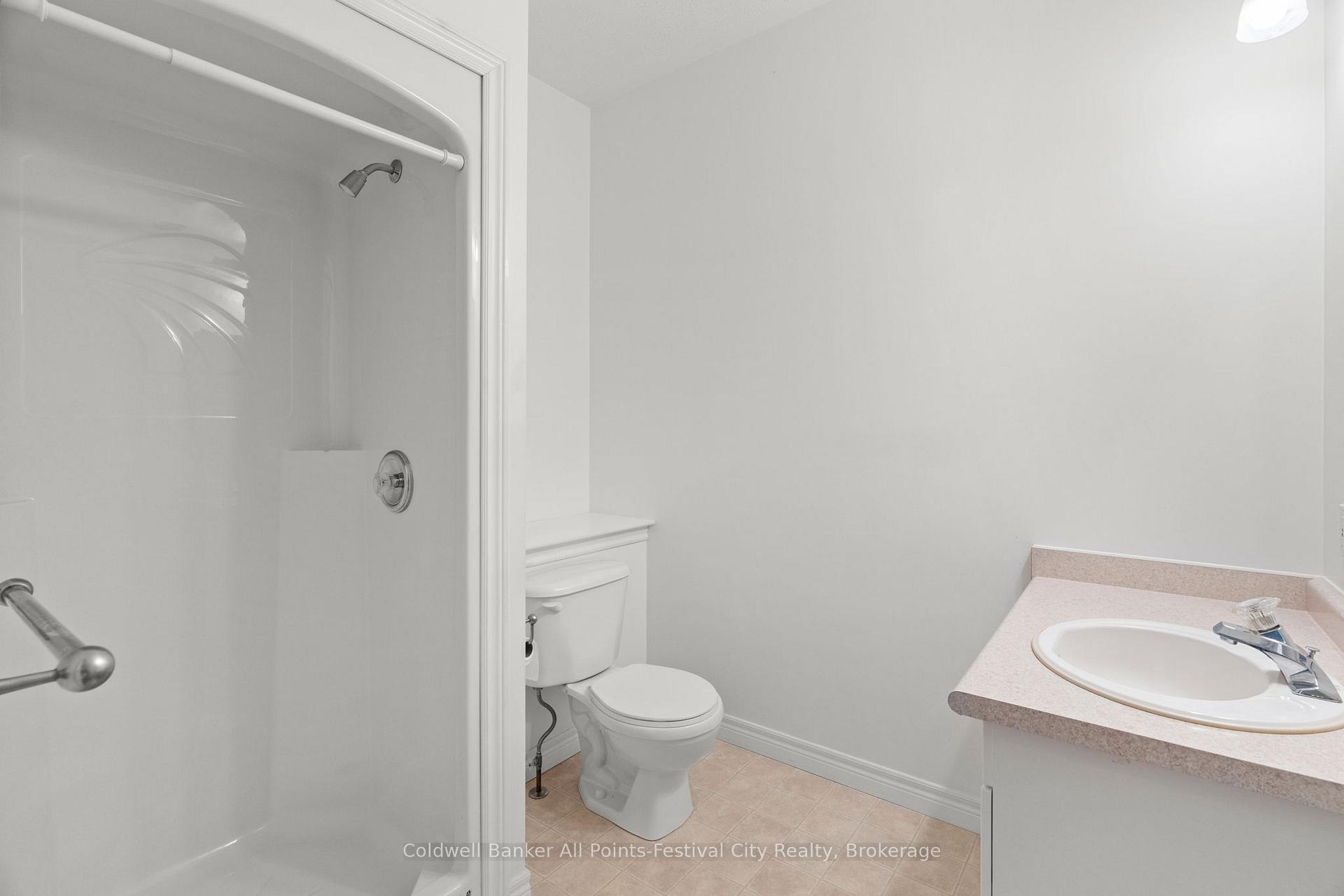 Photo 17 of 323 Martha Street, Goderich, Goderich (Town) — HOMEH