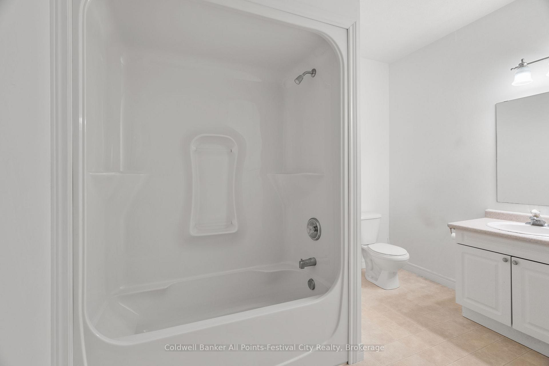 Photo 20 of 323 Martha Street, Goderich, Goderich (Town) — HOMEH