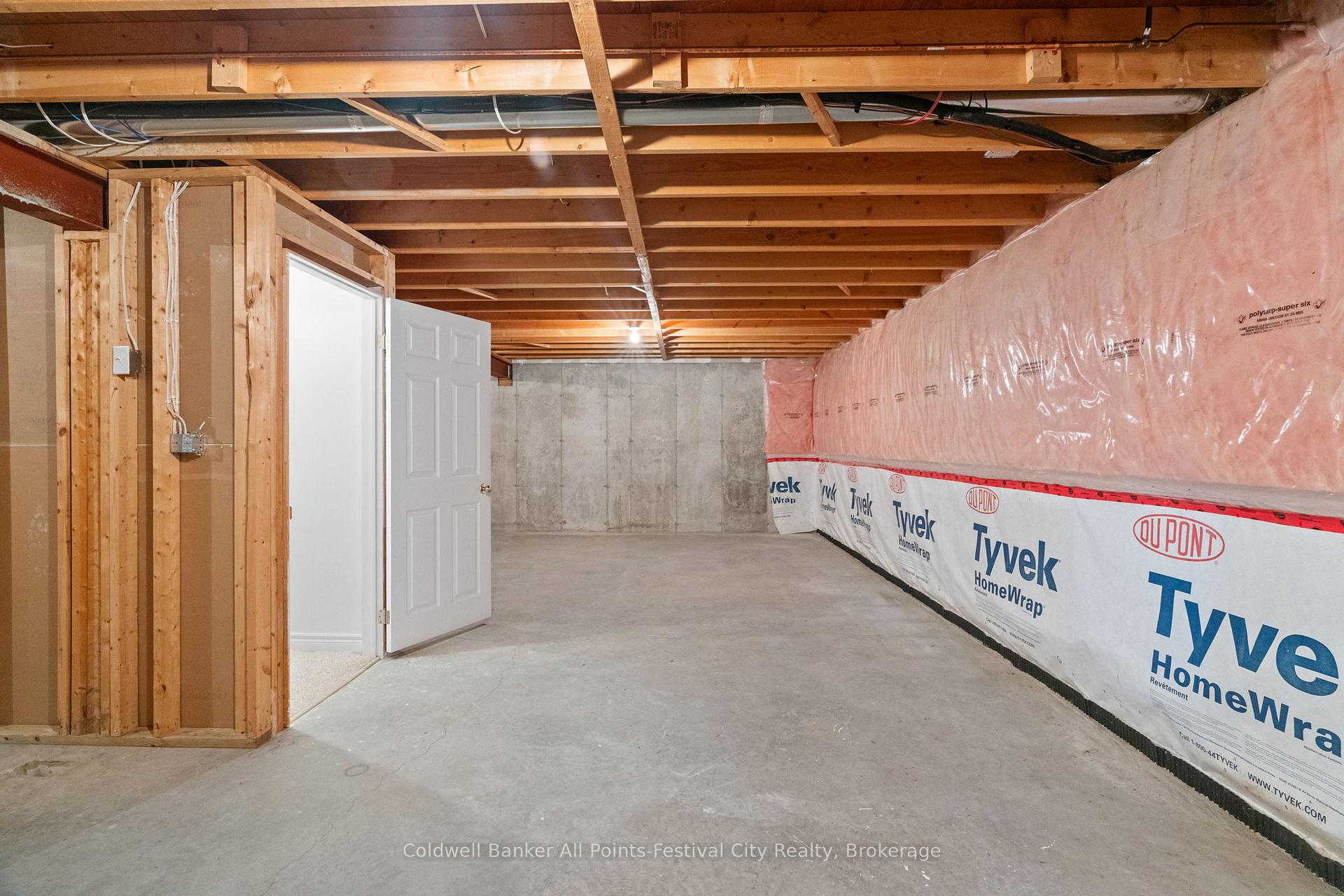 Photo 24 of 323 Martha Street, Goderich, Goderich (Town) — HOMEH