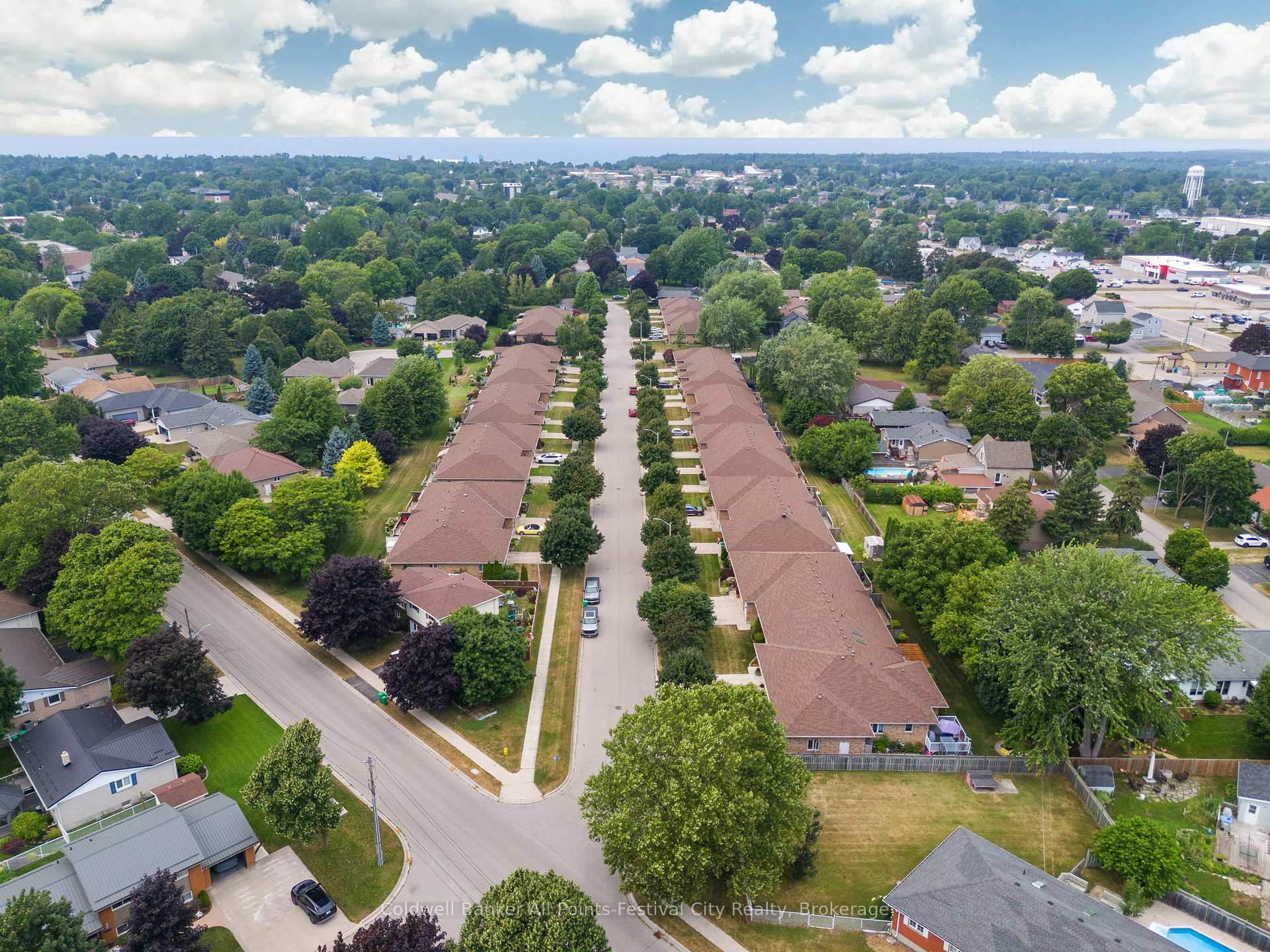 Photo 37 of 323 Martha Street, Goderich, Goderich (Town) — HOMEH