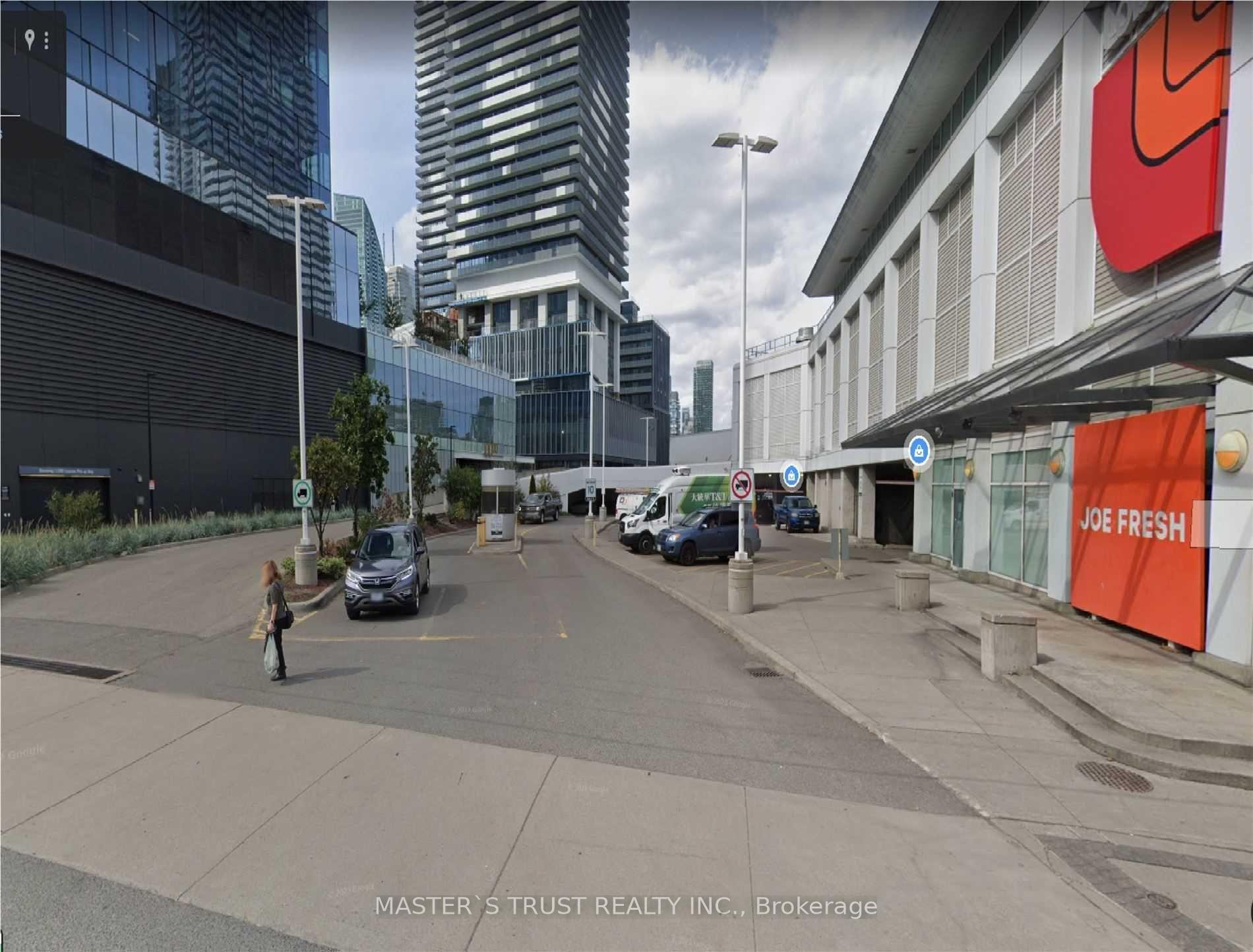 Front of Unit 1005, 138 Downes Street
