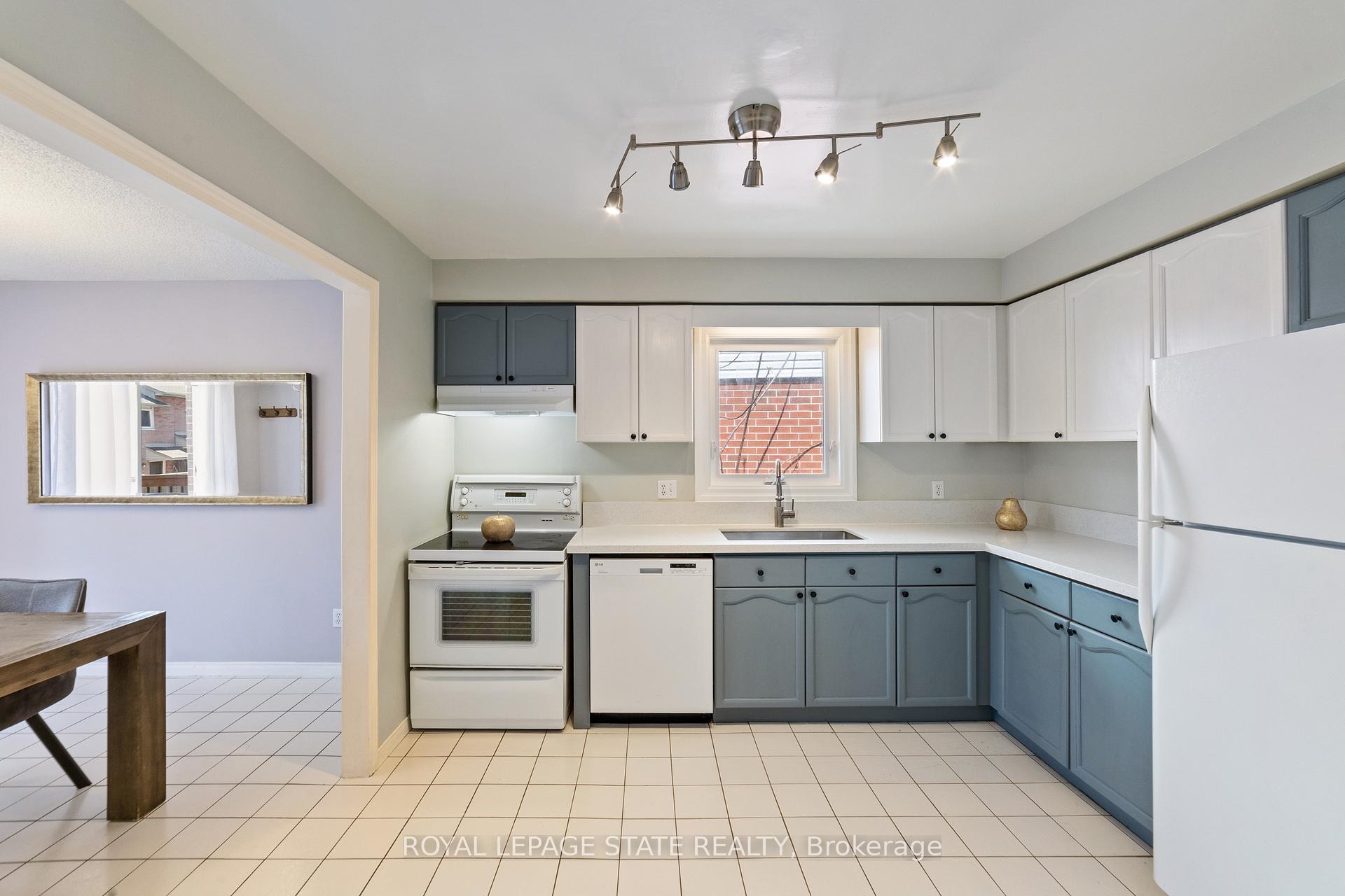 Photo 8 of 741 Acadia Drive, Hamilton, Butler — HOMEH