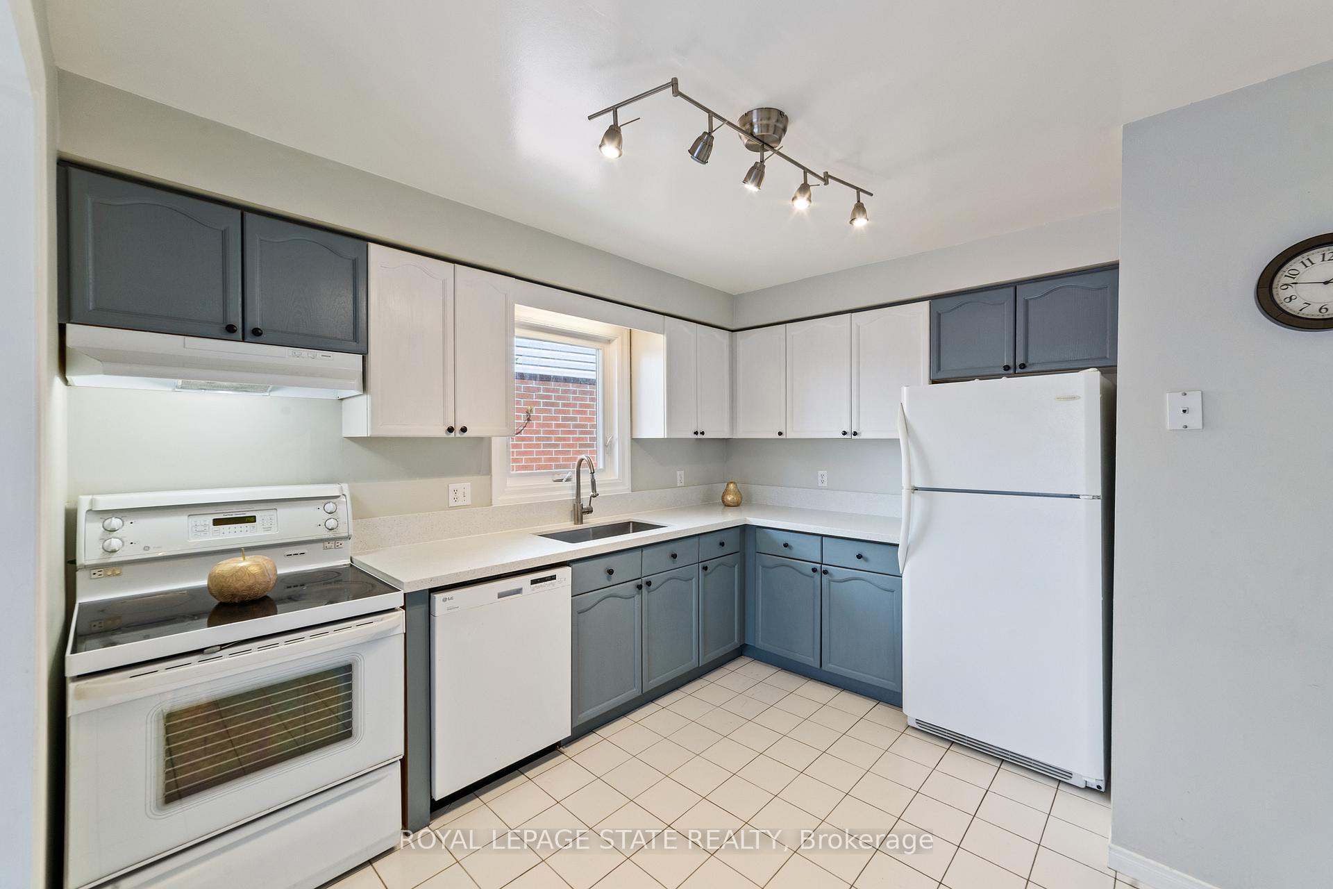 Photo 9 of 741 Acadia Drive, Hamilton, Butler — HOMEH