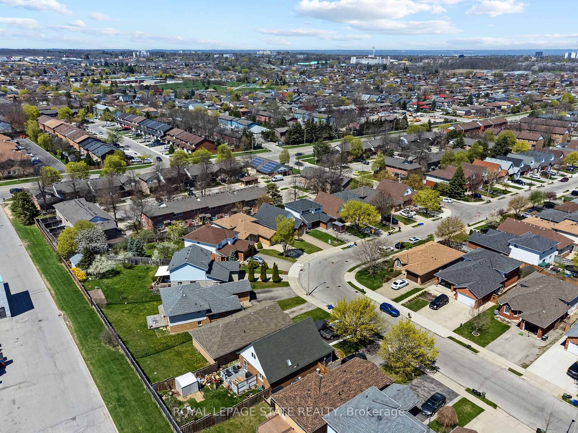 Photo 30 of 741 Acadia Drive, Hamilton, Butler — HOMEH