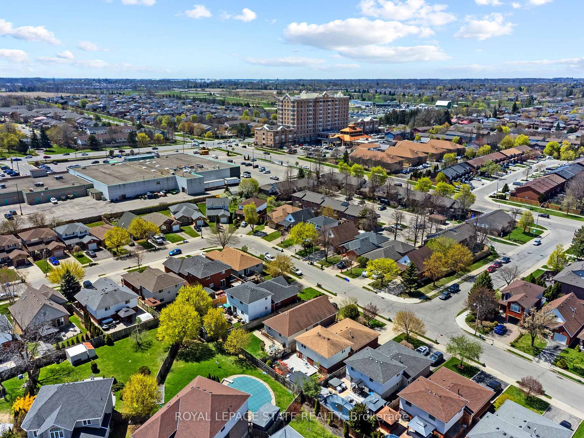 Photo 35 of 741 Acadia Drive, Hamilton, Butler — HOMEH