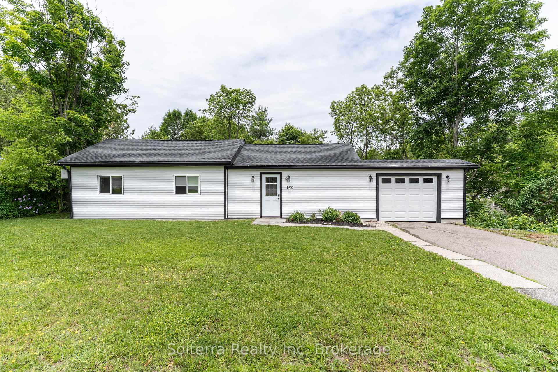Photo 1 of 160 Wagner Street, Gravenhurst, Muskoka (S) — HOMEH