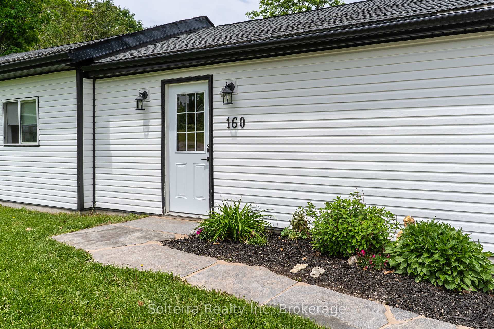 Photo 3 of 160 Wagner Street, Gravenhurst, Muskoka (S) — HOMEH