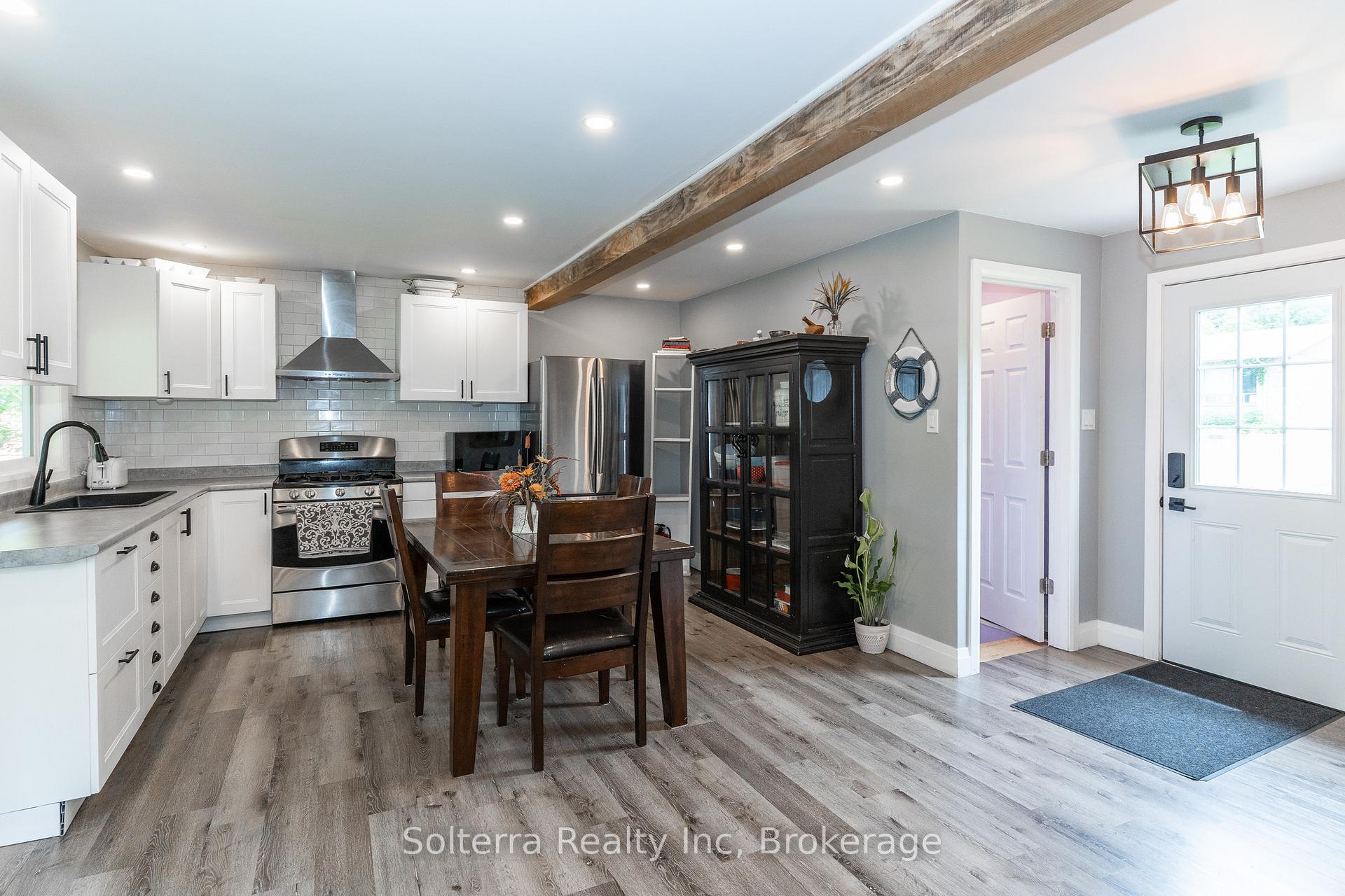 Photo 8 of 160 Wagner Street, Gravenhurst, Muskoka (S) — HOMEH