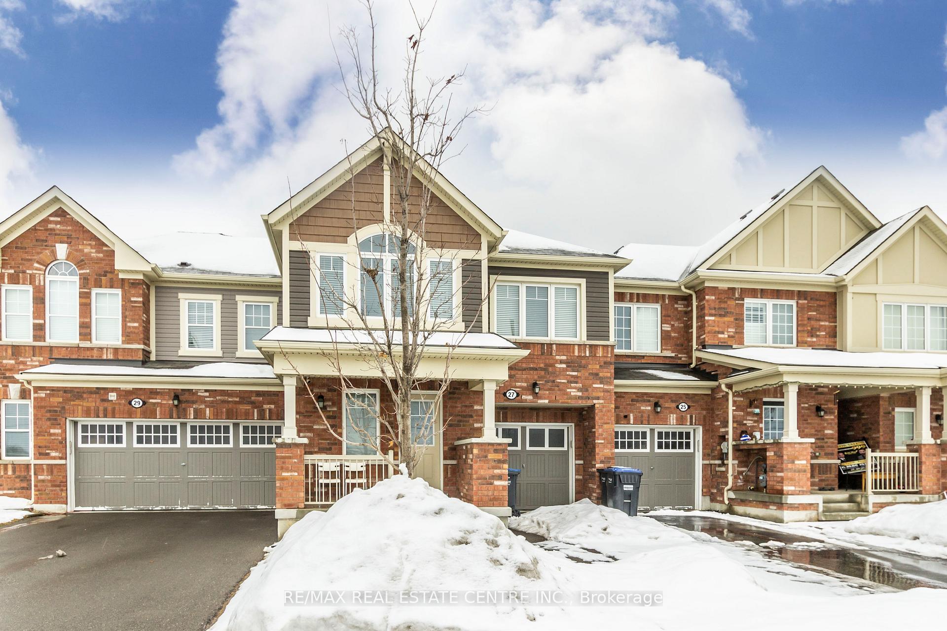 Photo 3 of 27 Donlamont Circle, Brampton, Northwest Brampton — HOMEH