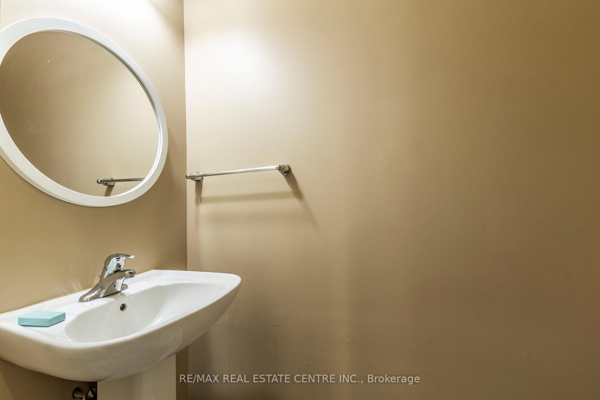 Photo 10 of 27 Donlamont Circle, Brampton, Northwest Brampton — HOMEH