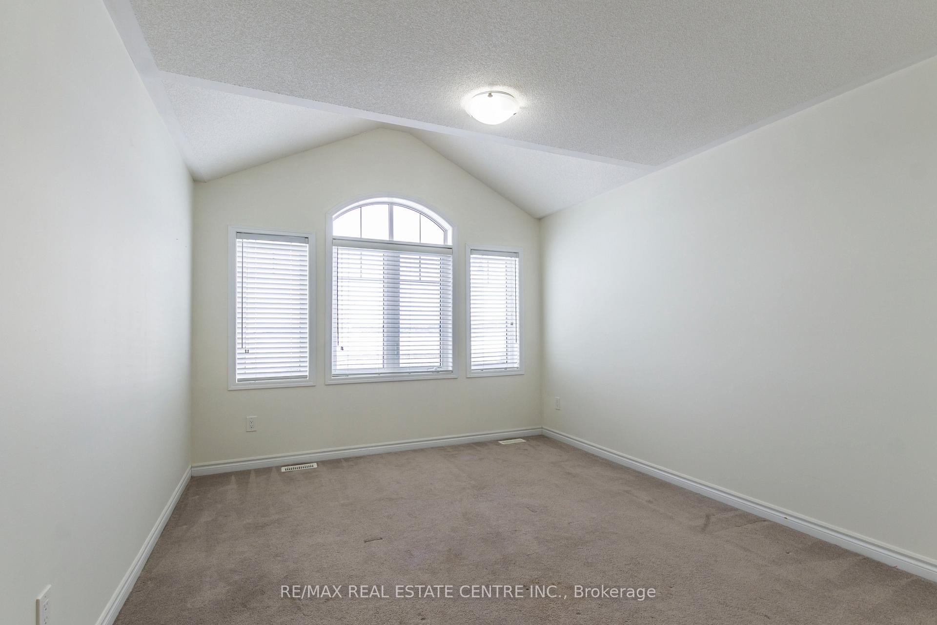 Photo 18 of 27 Donlamont Circle, Brampton, Northwest Brampton — HOMEH
