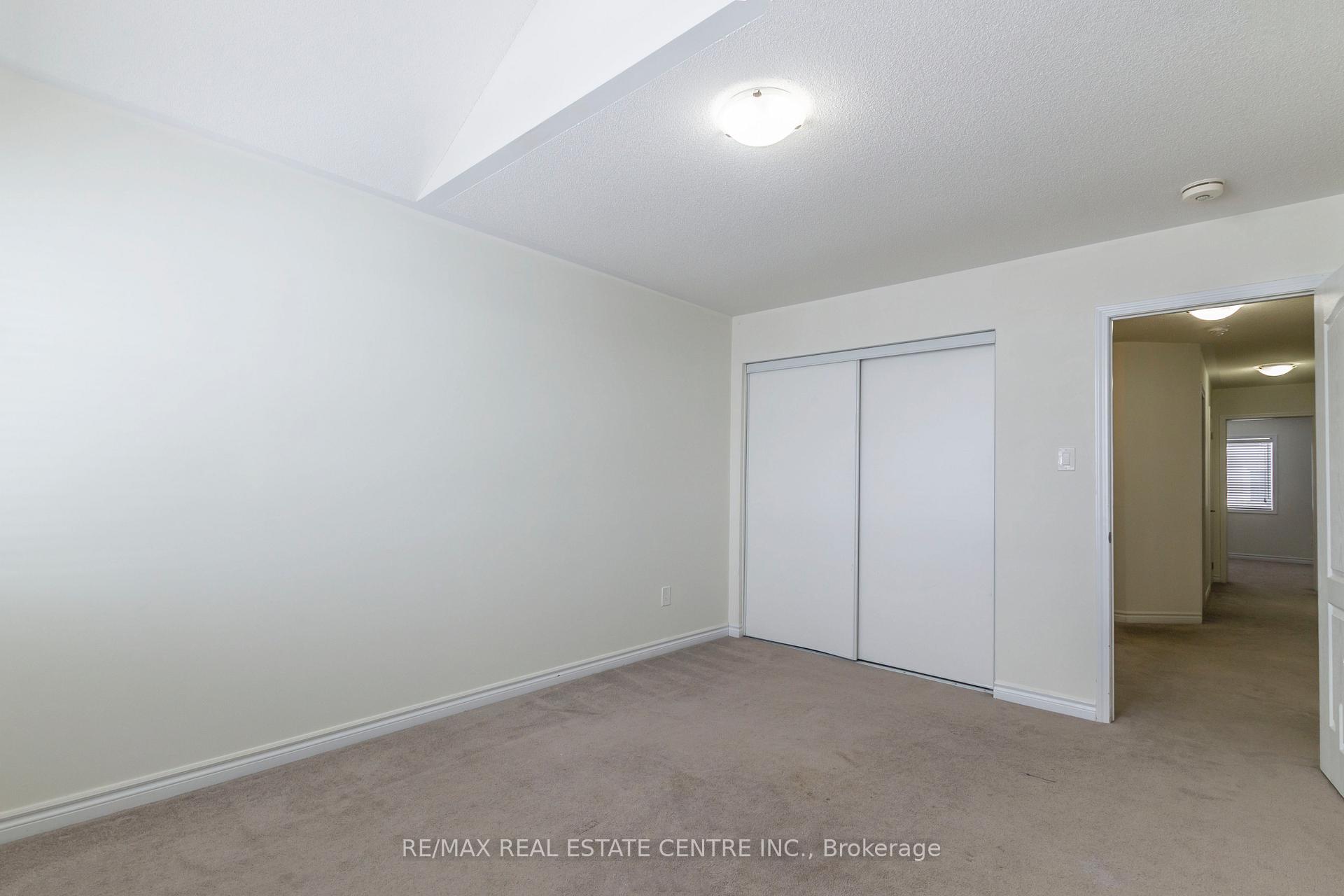 Photo 19 of 27 Donlamont Circle, Brampton, Northwest Brampton — HOMEH