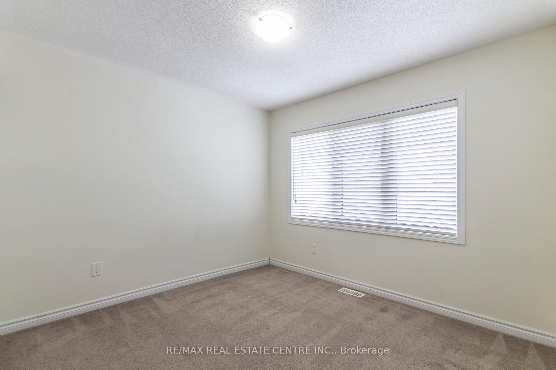 Photo 20 of 27 Donlamont Circle, Brampton, Northwest Brampton — HOMEH