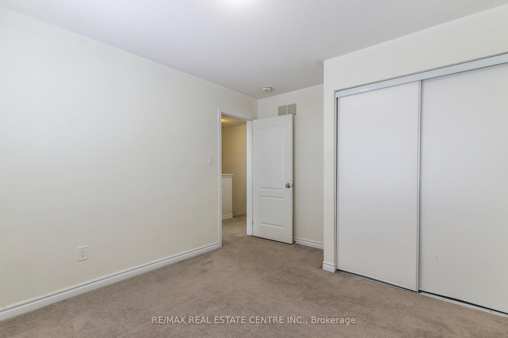 Photo 21 of 27 Donlamont Circle, Brampton, Northwest Brampton — HOMEH