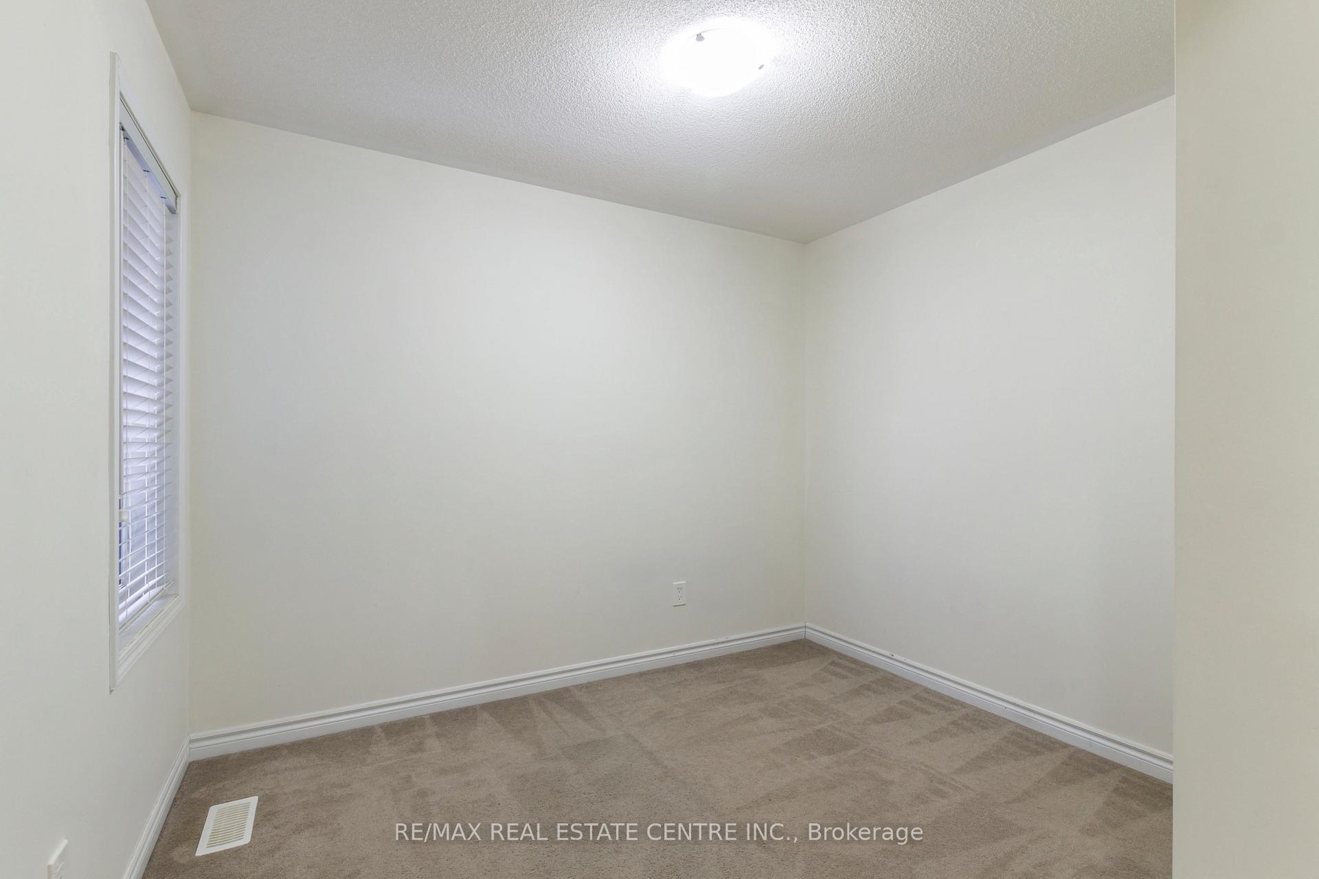 Photo 22 of 27 Donlamont Circle, Brampton, Northwest Brampton — HOMEH