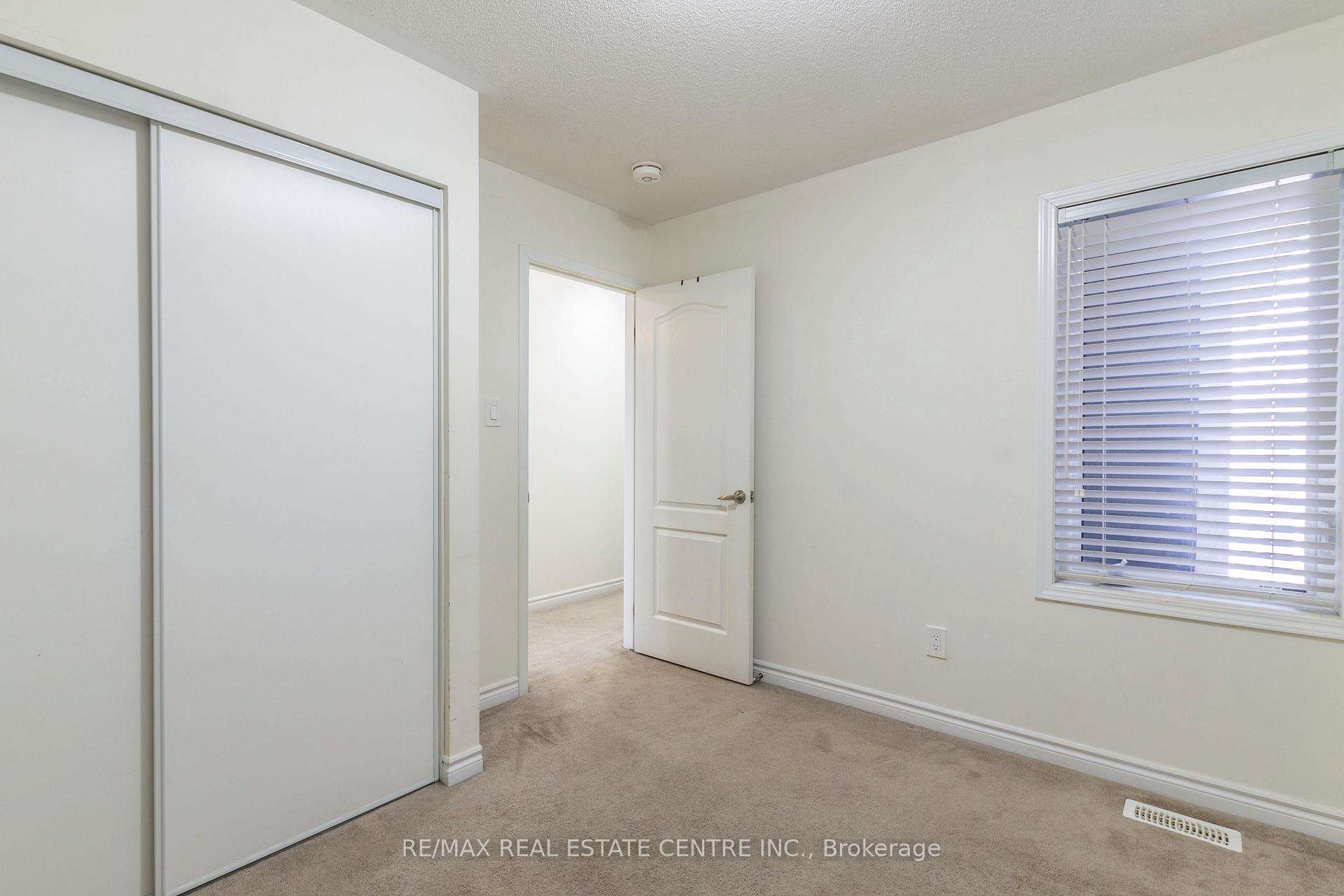 Photo 23 of 27 Donlamont Circle, Brampton, Northwest Brampton — HOMEH