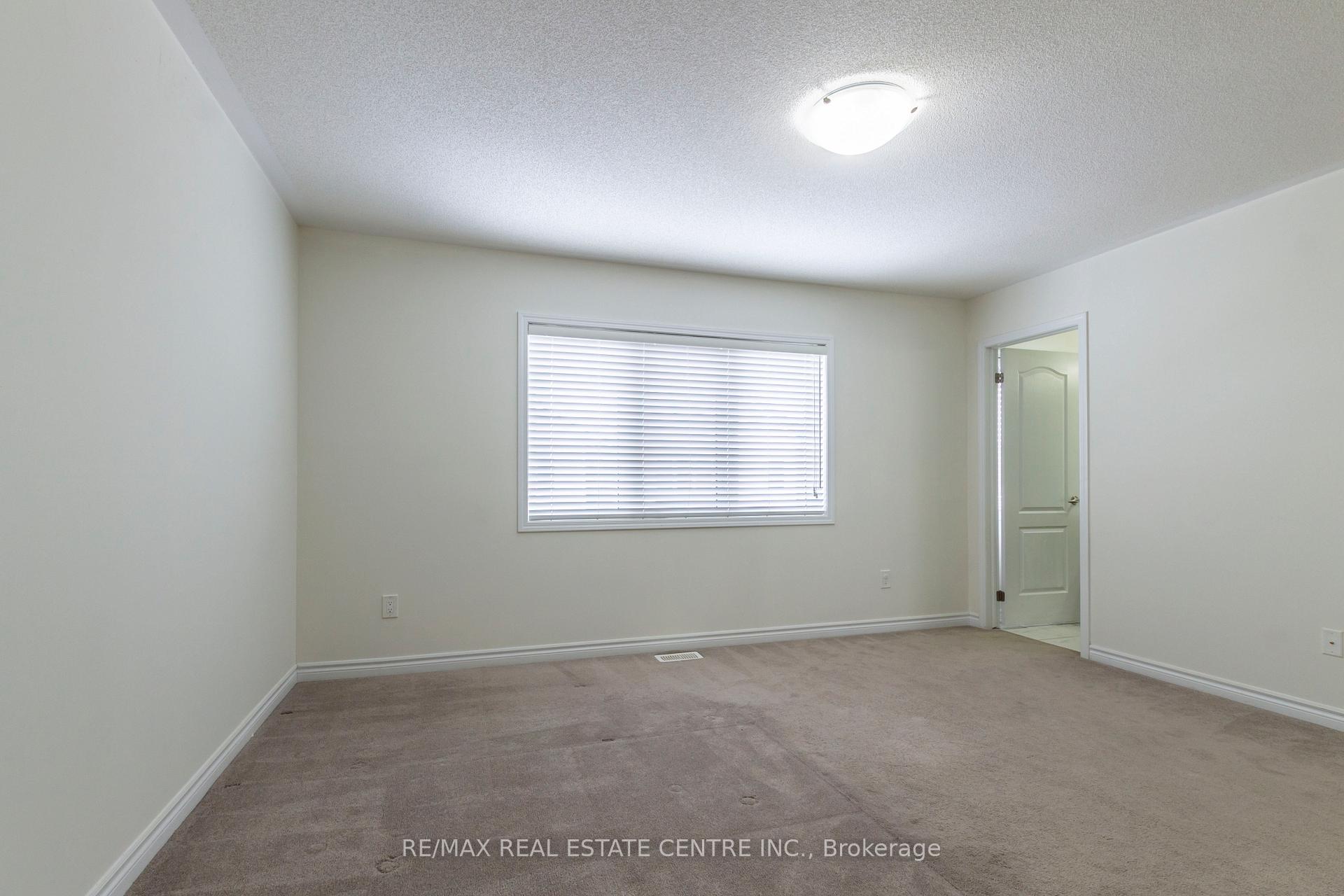 Photo 28 of 27 Donlamont Circle, Brampton, Northwest Brampton — HOMEH