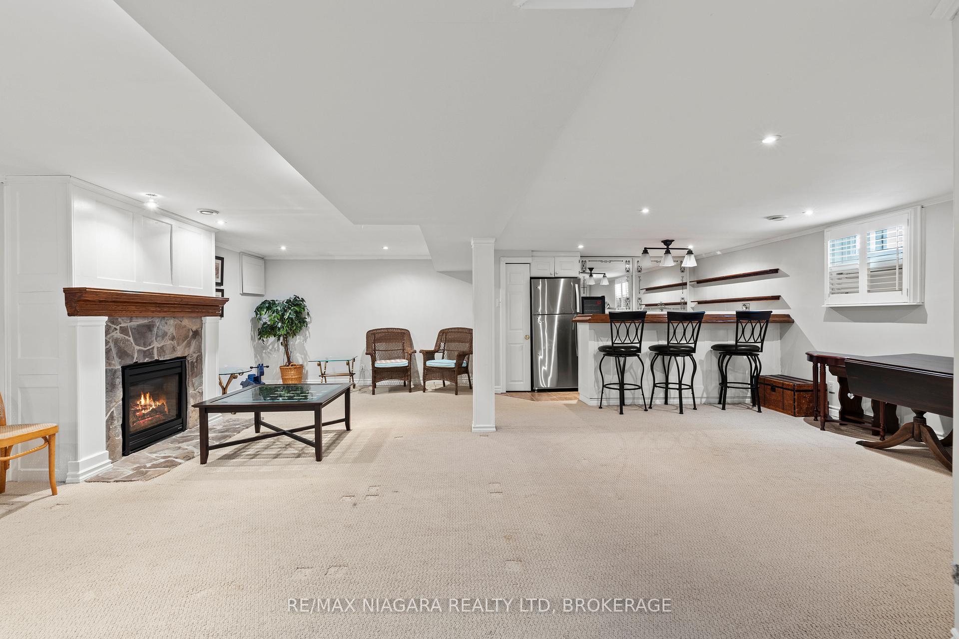 Photo 20 of 8 Carousel Circle, St. Catharines, Lakeport — HOMEH