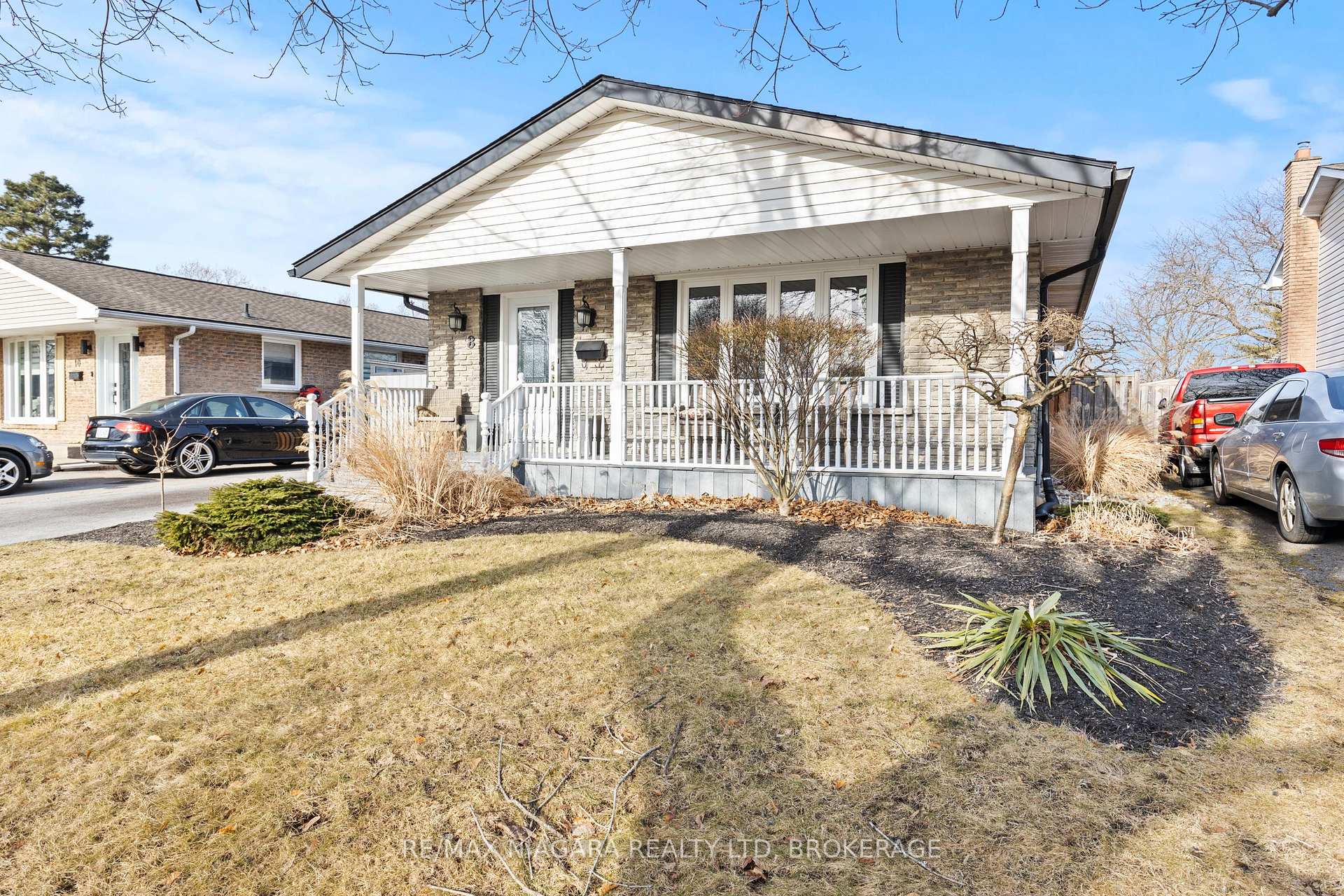 Photo 28 of 8 Carousel Circle, St. Catharines, Lakeport — HOMEH